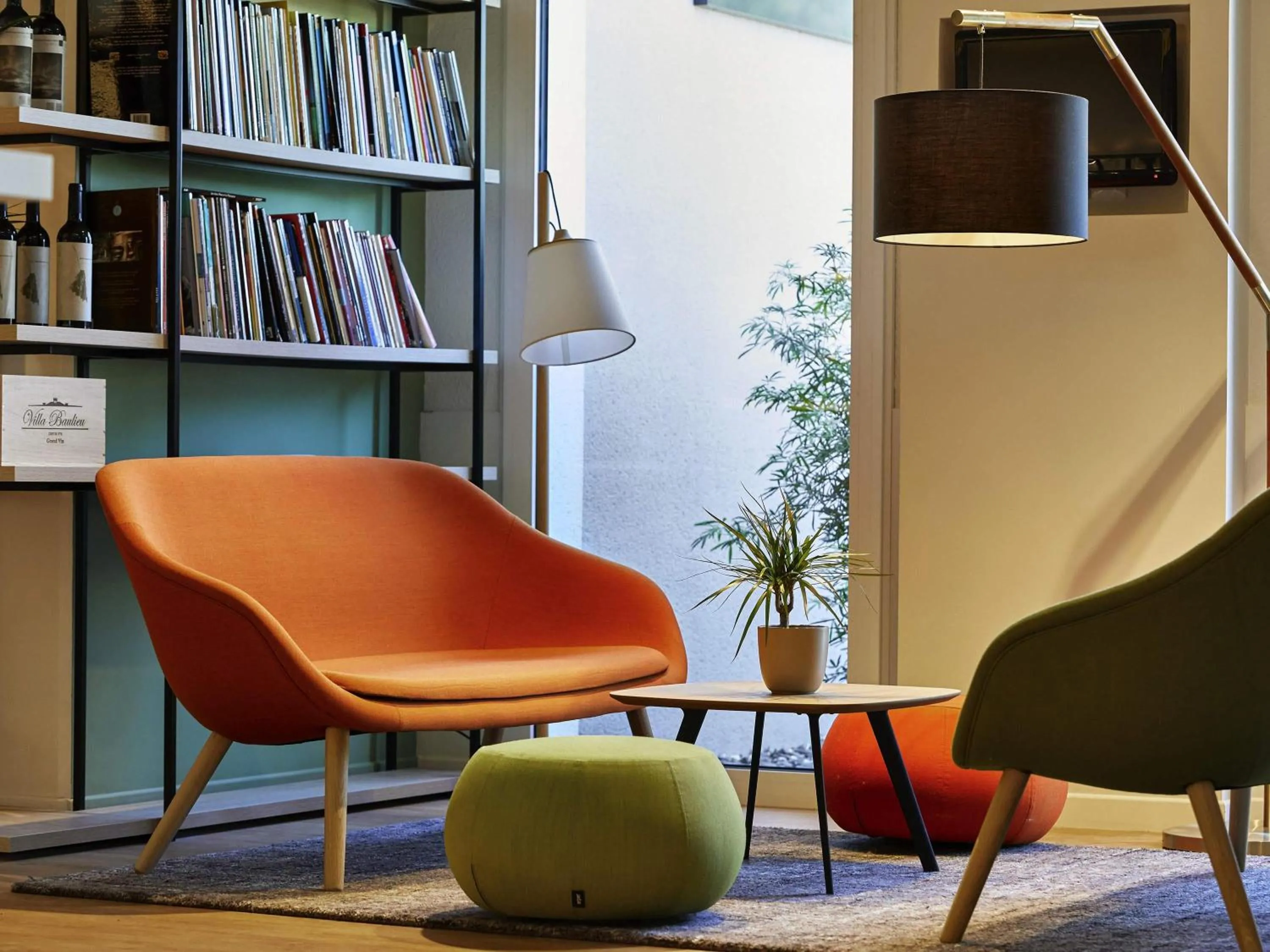 Lounge or bar in ibis La Roche Sur Yon Vendespace