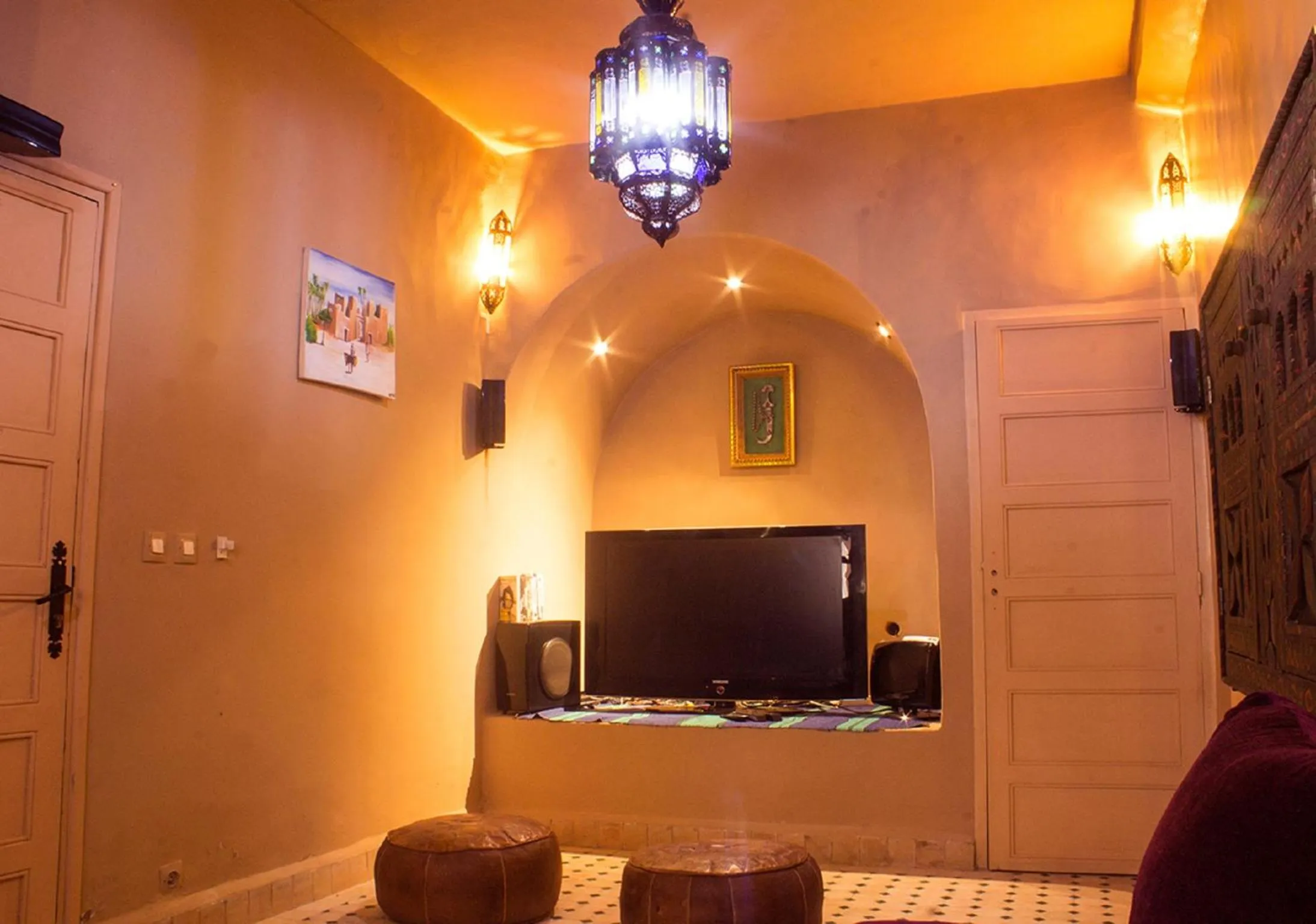 Communal lounge/ TV room in Riad Anma