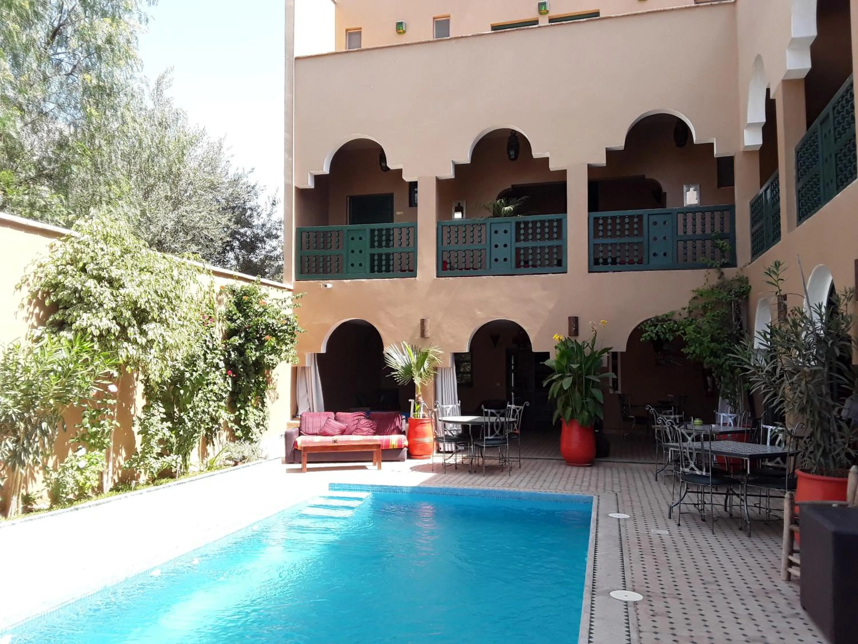 Swimming pool in Riad Anma