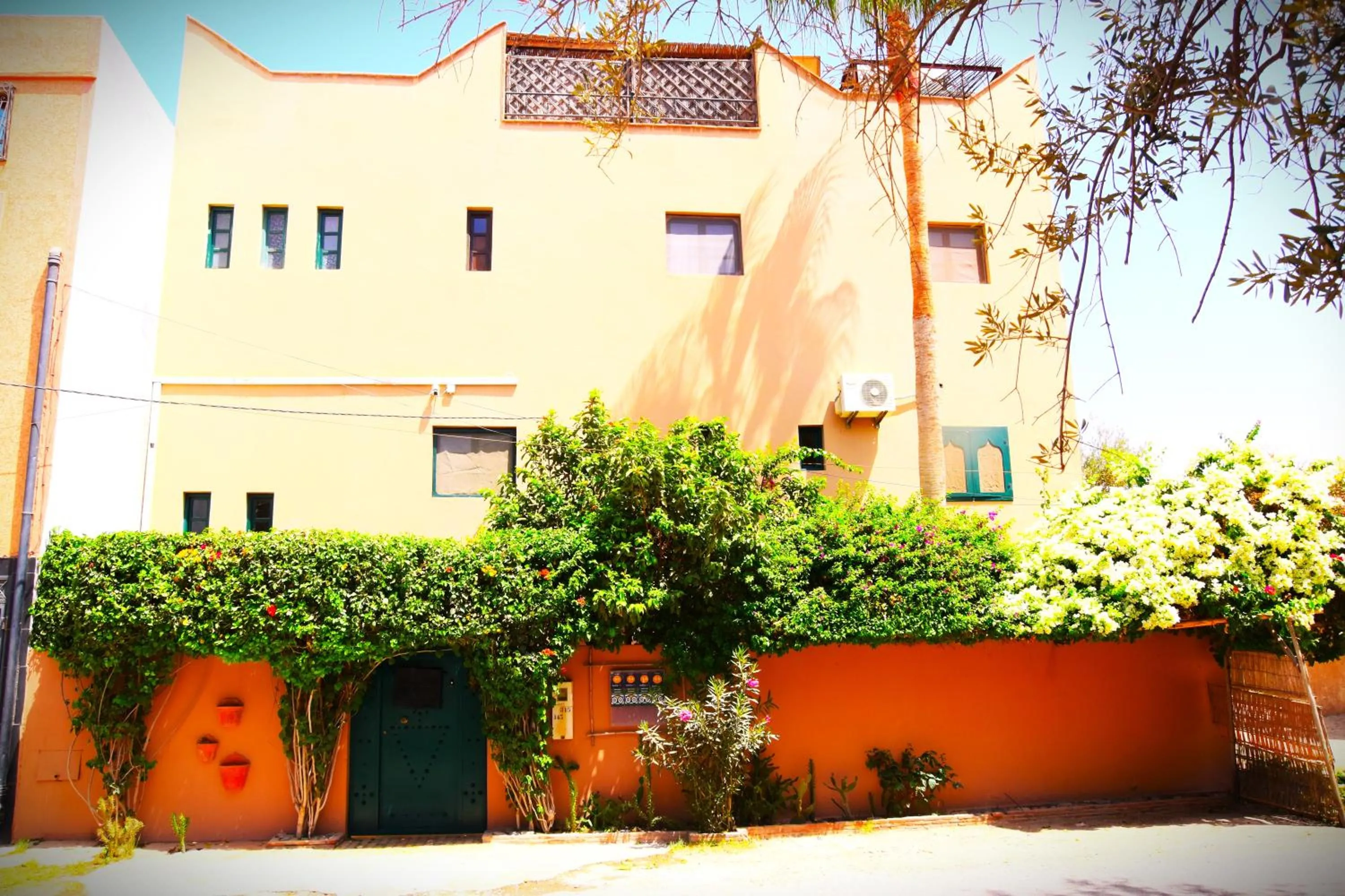 Property building in Riad Anma