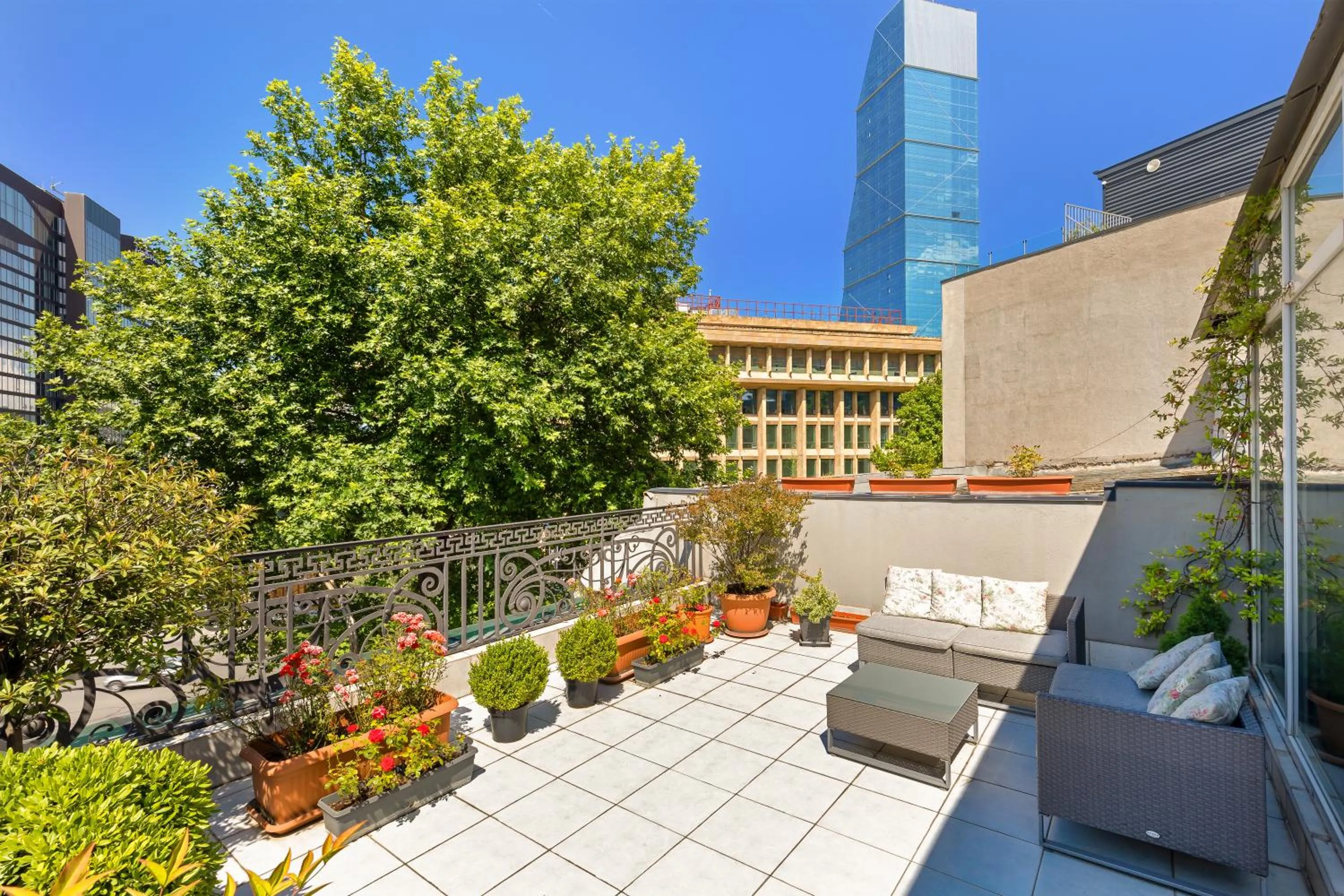 Facade/entrance in Hotel Bella Casa