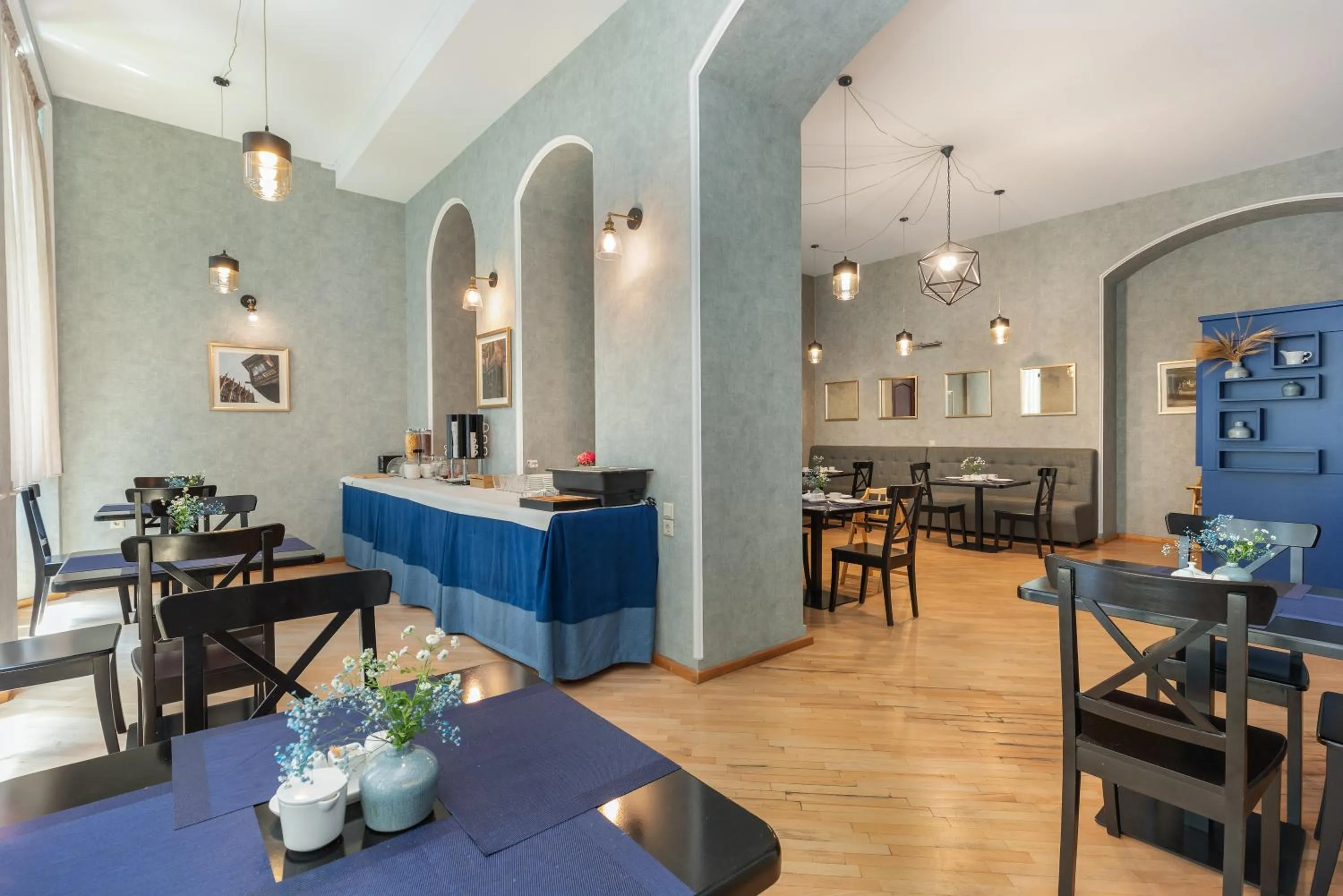 Restaurant/places to eat in Hotel Bella Casa