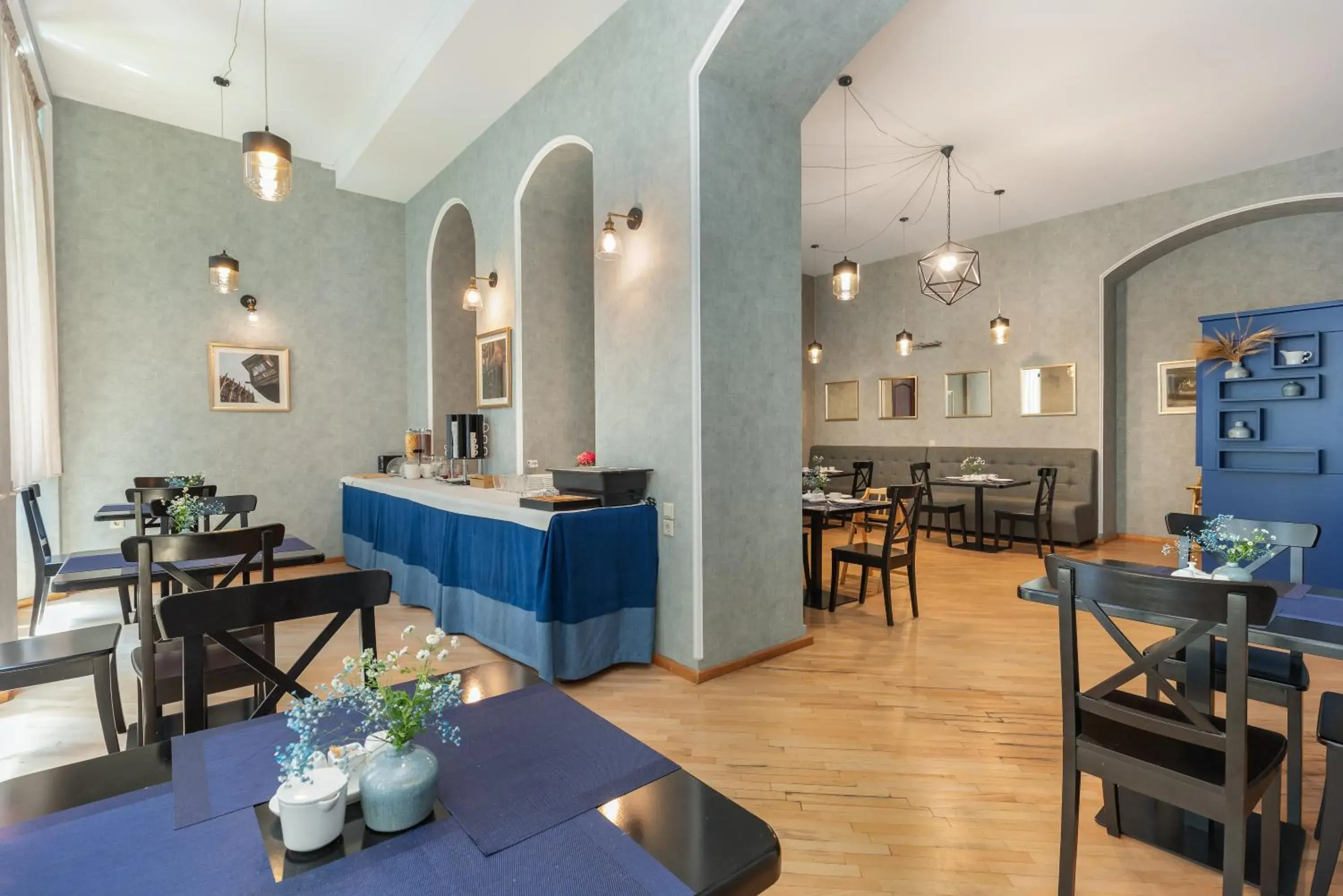 Restaurant/places to eat in Hotel Bella Casa Restaurant/places to eat in Hotel Bella Casa