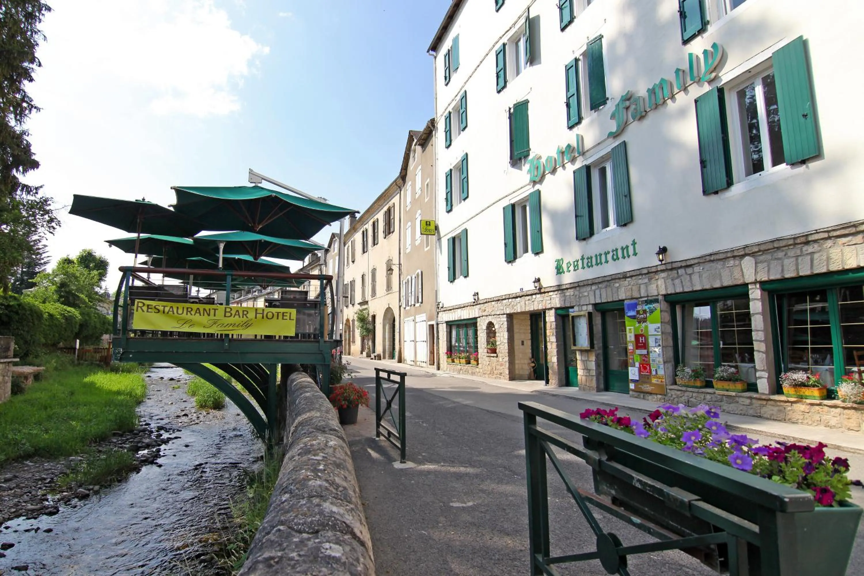 Neighbourhood in Logis Hotel Restaurant Family & Spa