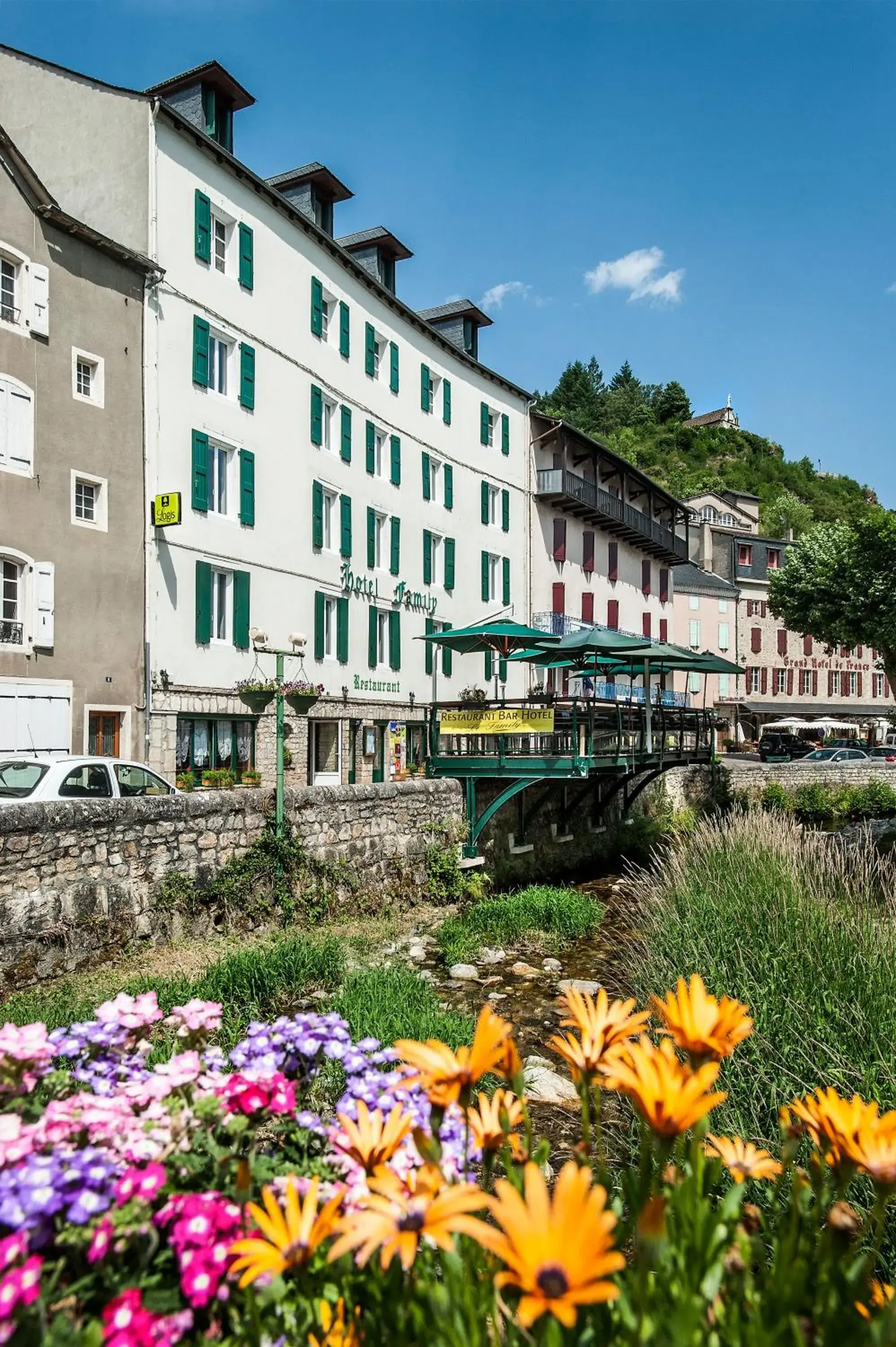 Property building in Logis Hotel Restaurant Family & Spa Property building in Logis Hotel Restaurant Family & Spa