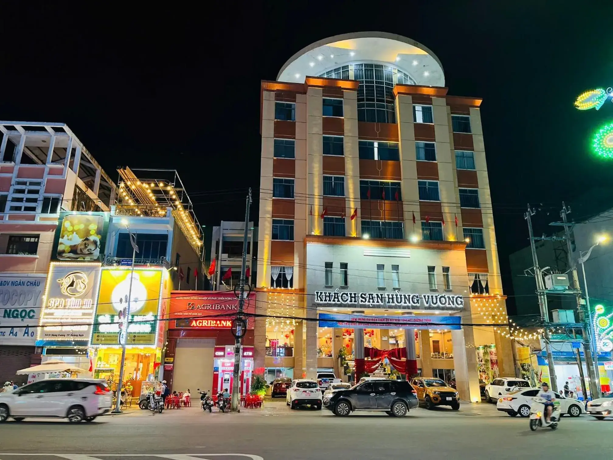 Property building in Khách Sạn Hùng Vương Quảng Ngãi Property building in Khách Sạn Hùng Vương Quảng Ngãi