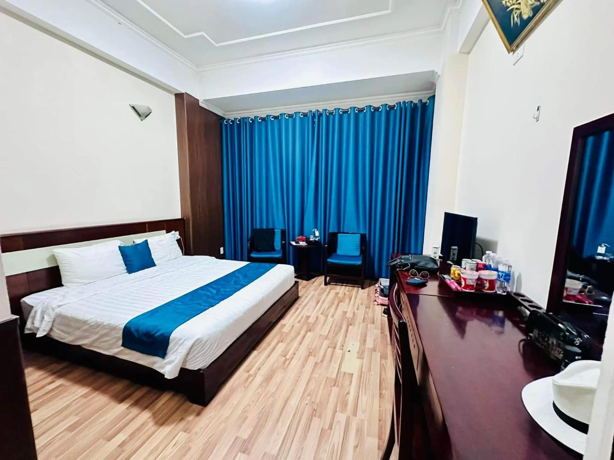 Bedroom, Bed in Khách Sạn Hùng Vương Quảng Ngãi