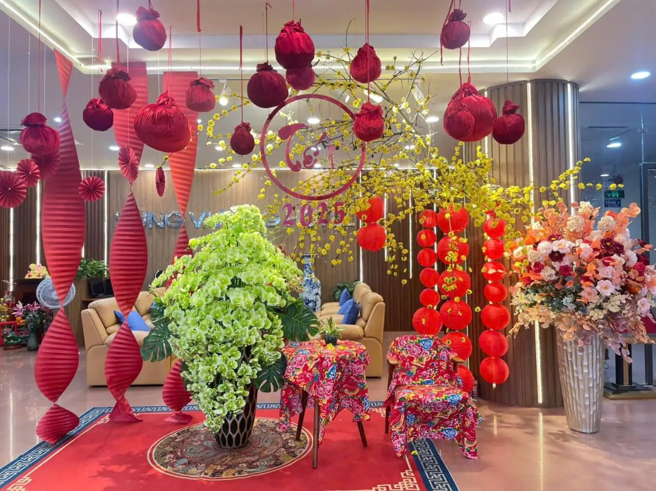 Communal lounge/ TV room in Khách Sạn Hùng Vương Quảng Ngãi