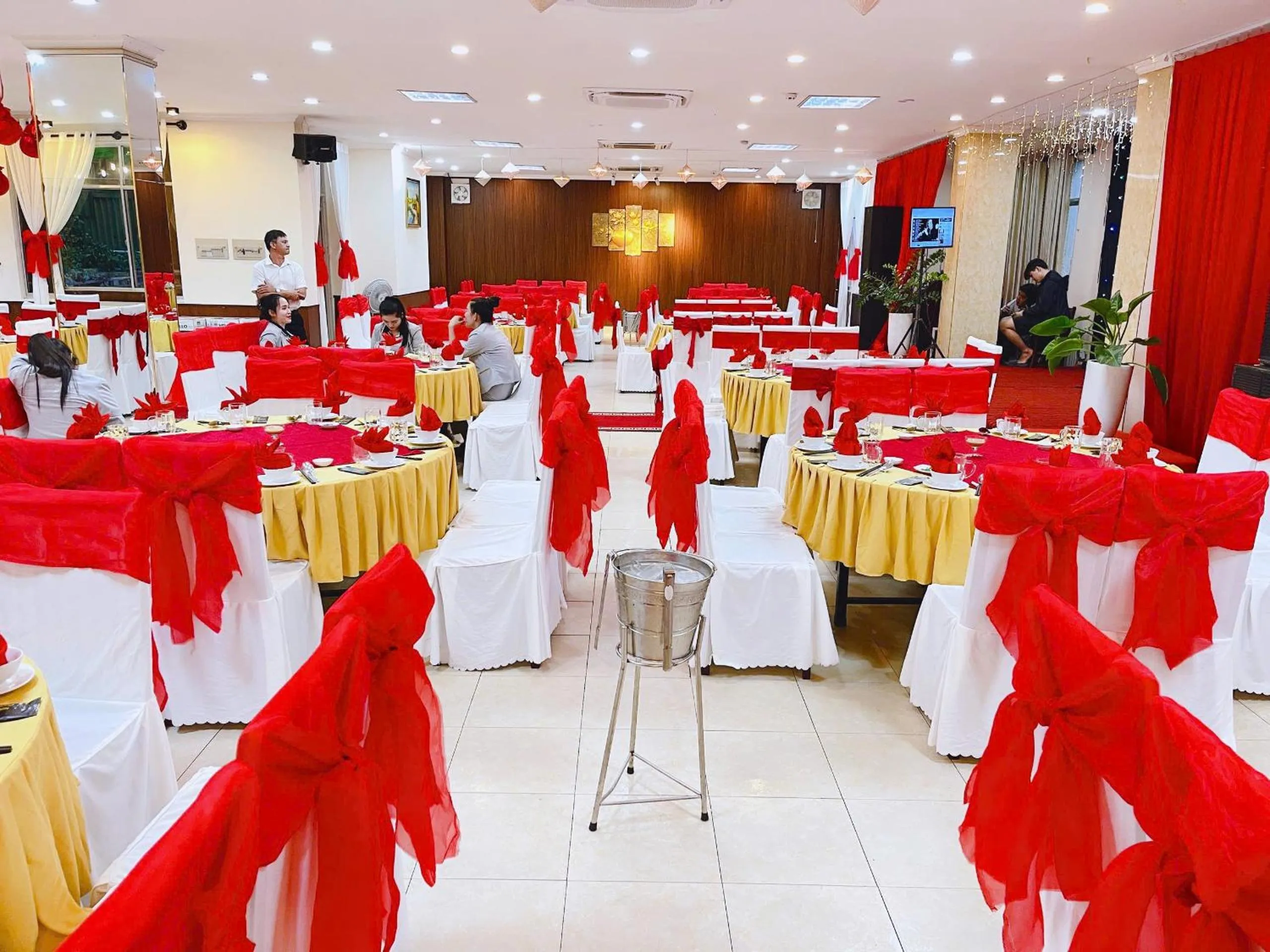 Restaurant/places to eat in Khách Sạn Hùng Vương Quảng Ngãi