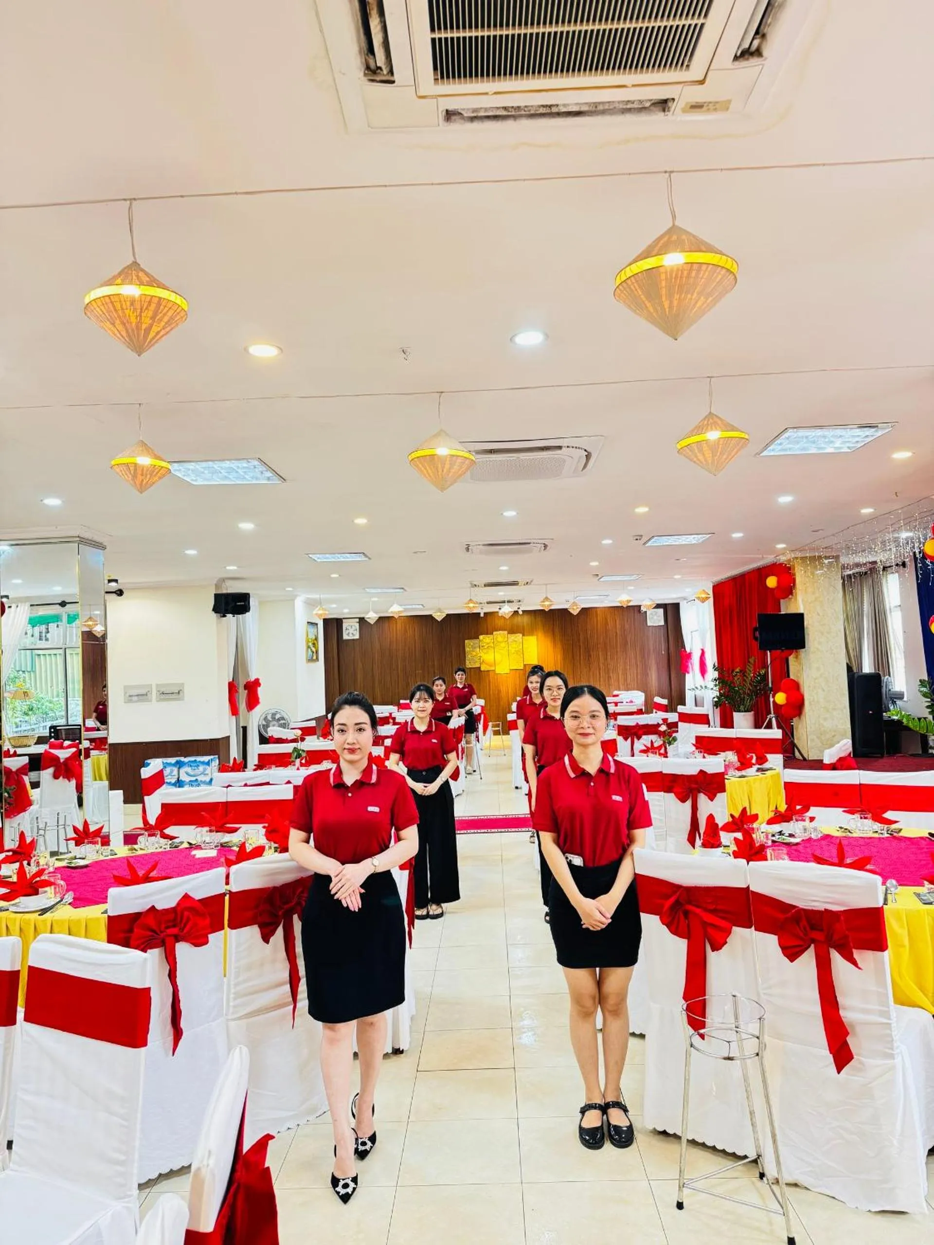 Restaurant/places to eat in Khách Sạn Hùng Vương Quảng Ngãi