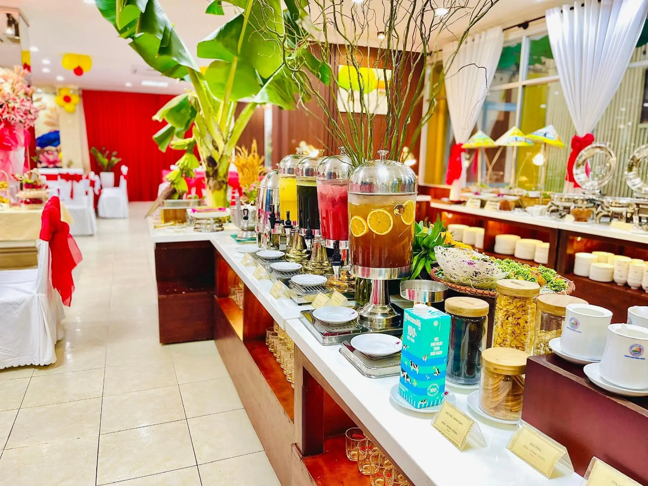 Restaurant/places to eat in Khách Sạn Hùng Vương Quảng Ngãi Restaurant/places to eat in Khách Sạn Hùng Vương Quảng Ngãi