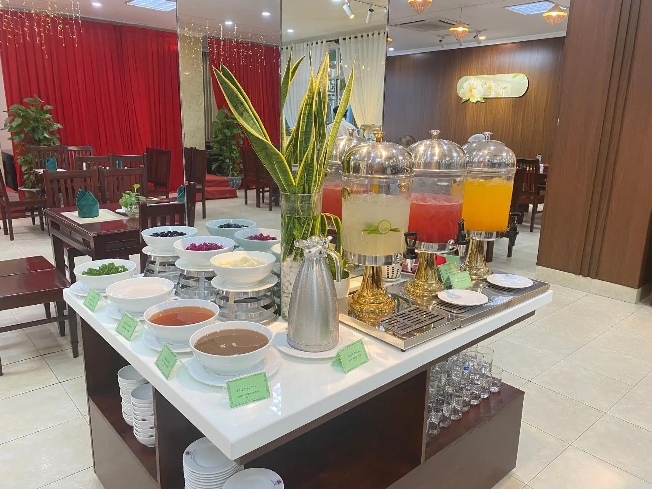 Breakfast in Khách Sạn Hùng Vương Quảng Ngãi Breakfast in Khách Sạn Hùng Vương Quảng Ngãi
