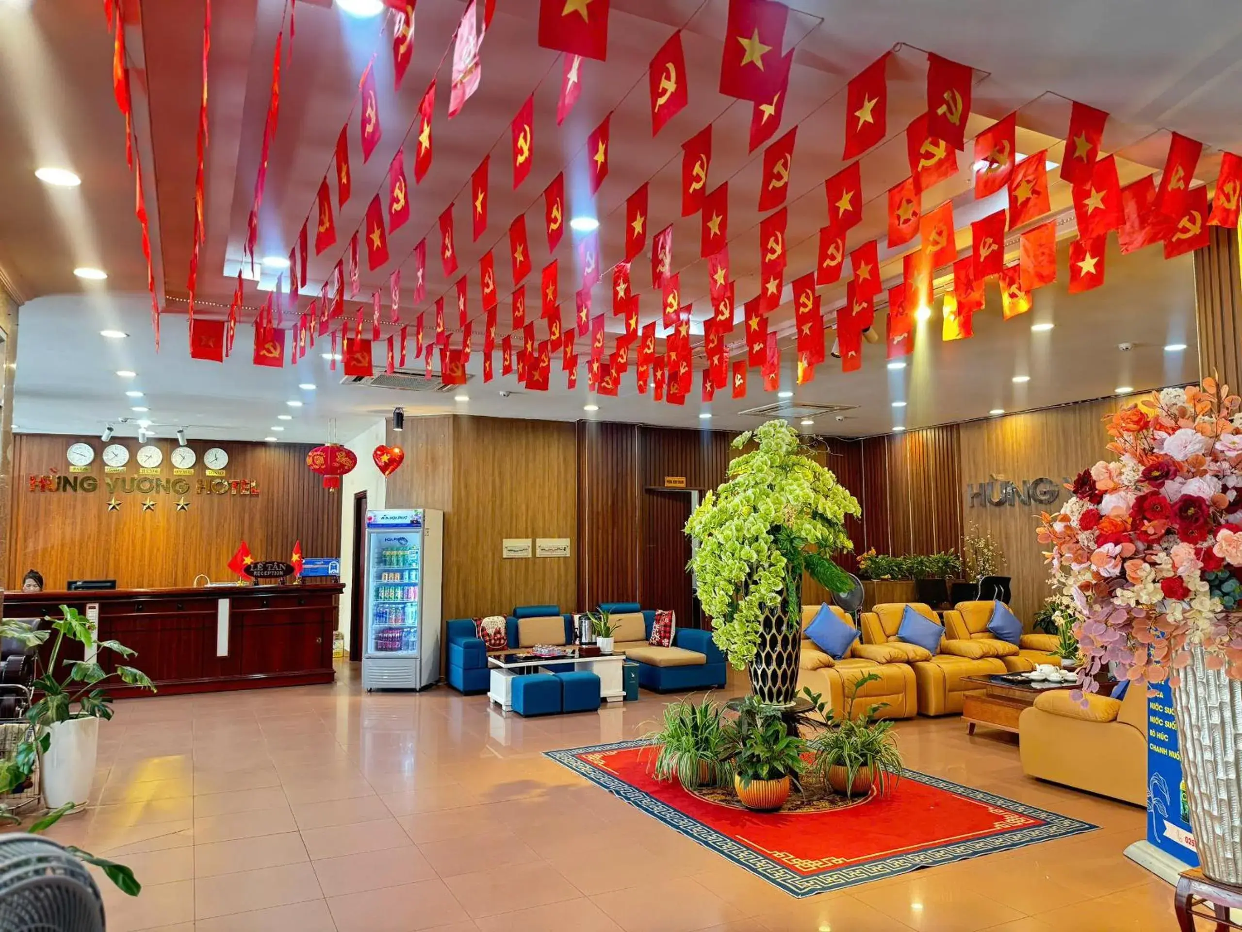 Lobby or reception in Khách Sạn Hùng Vương Quảng Ngãi Lobby or reception in Khách Sạn Hùng Vương Quảng Ngãi