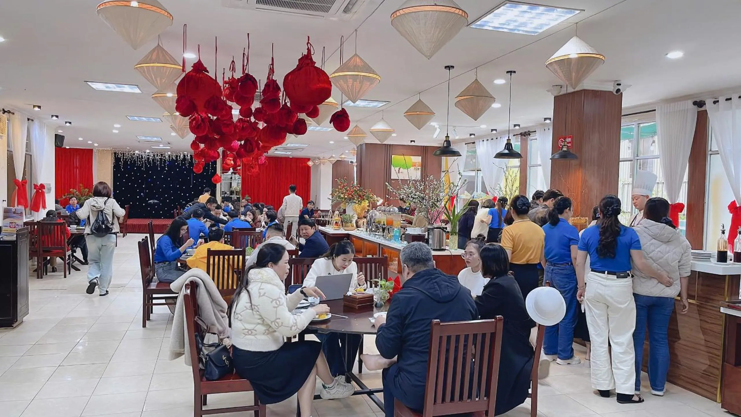 Restaurant/places to eat in Khách Sạn Hùng Vương Quảng Ngãi