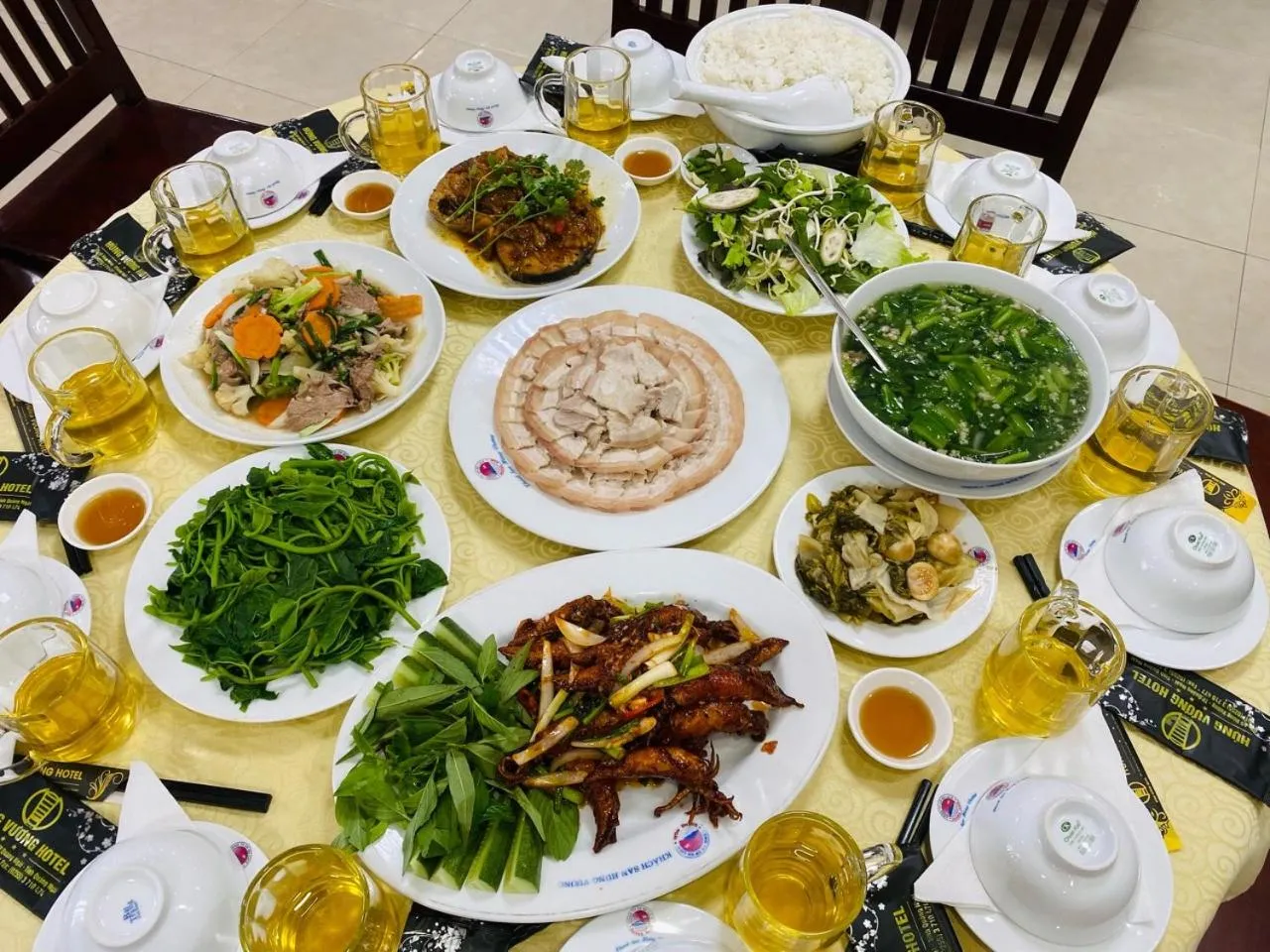 Restaurant/places to eat in Khách Sạn Hùng Vương Quảng Ngãi