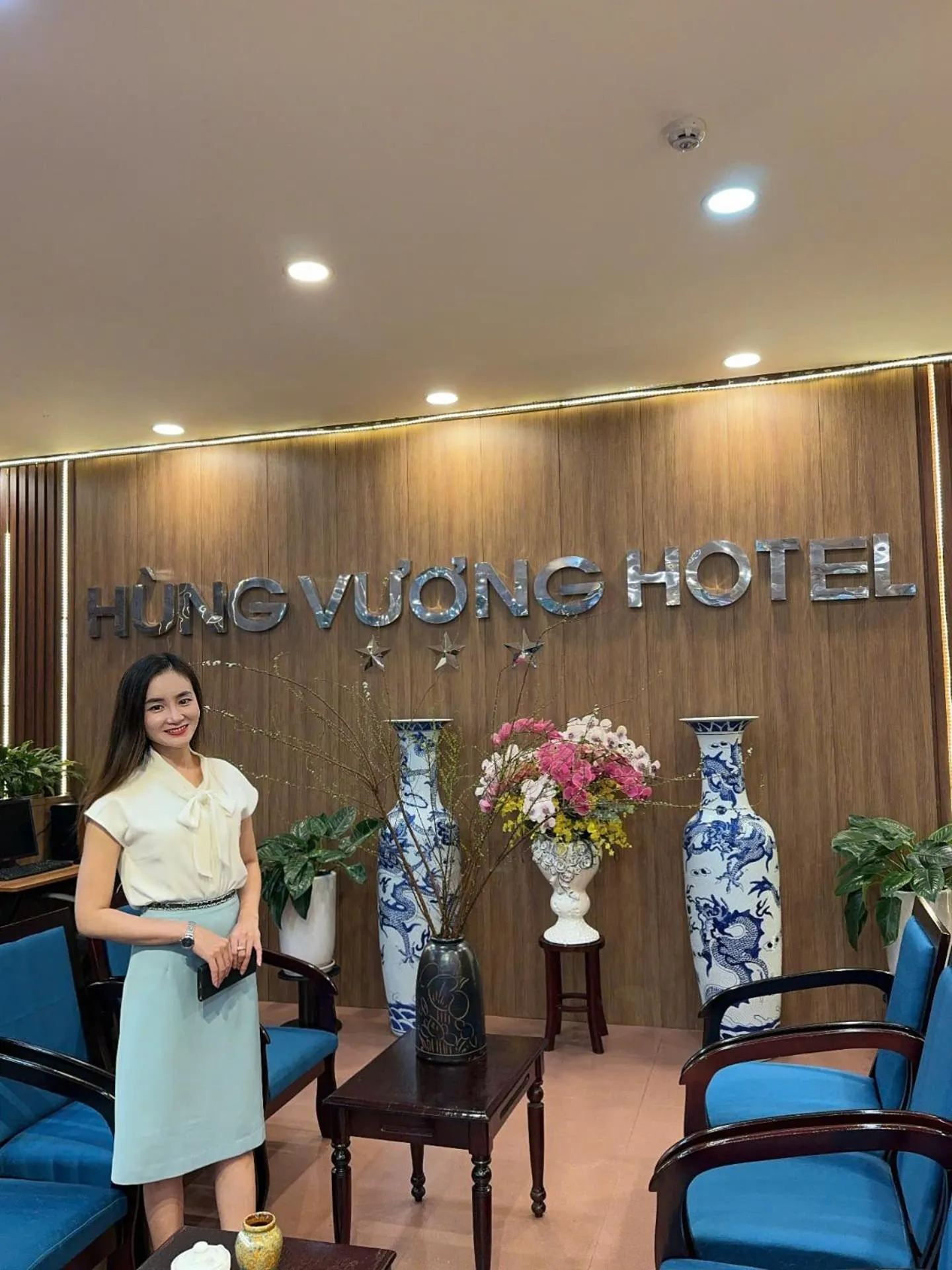 Guests in Khách Sạn Hùng Vương Quảng Ngãi