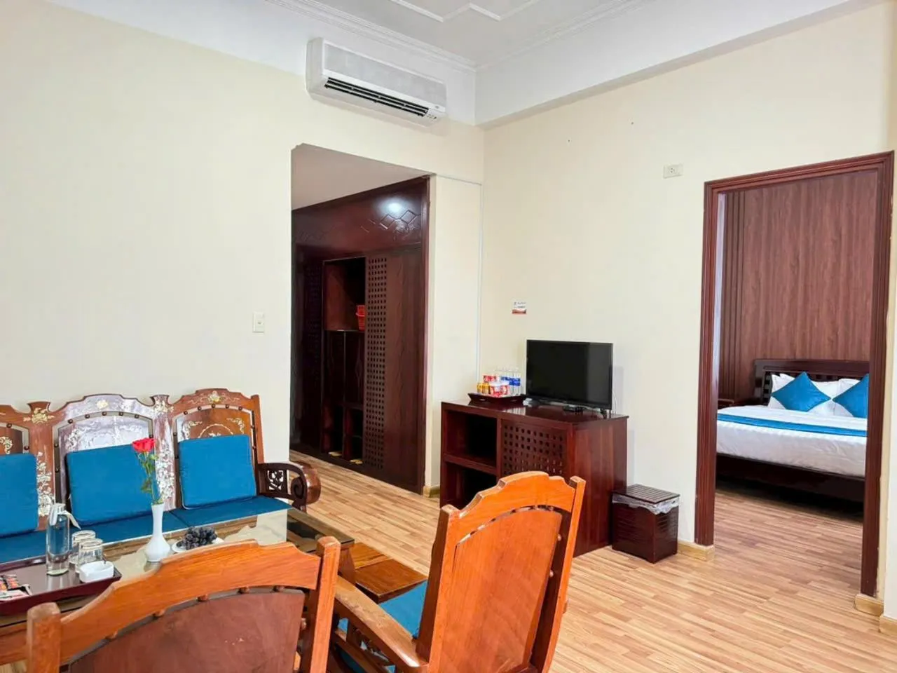 Bedroom, Bed in Khách Sạn Hùng Vương Quảng Ngãi