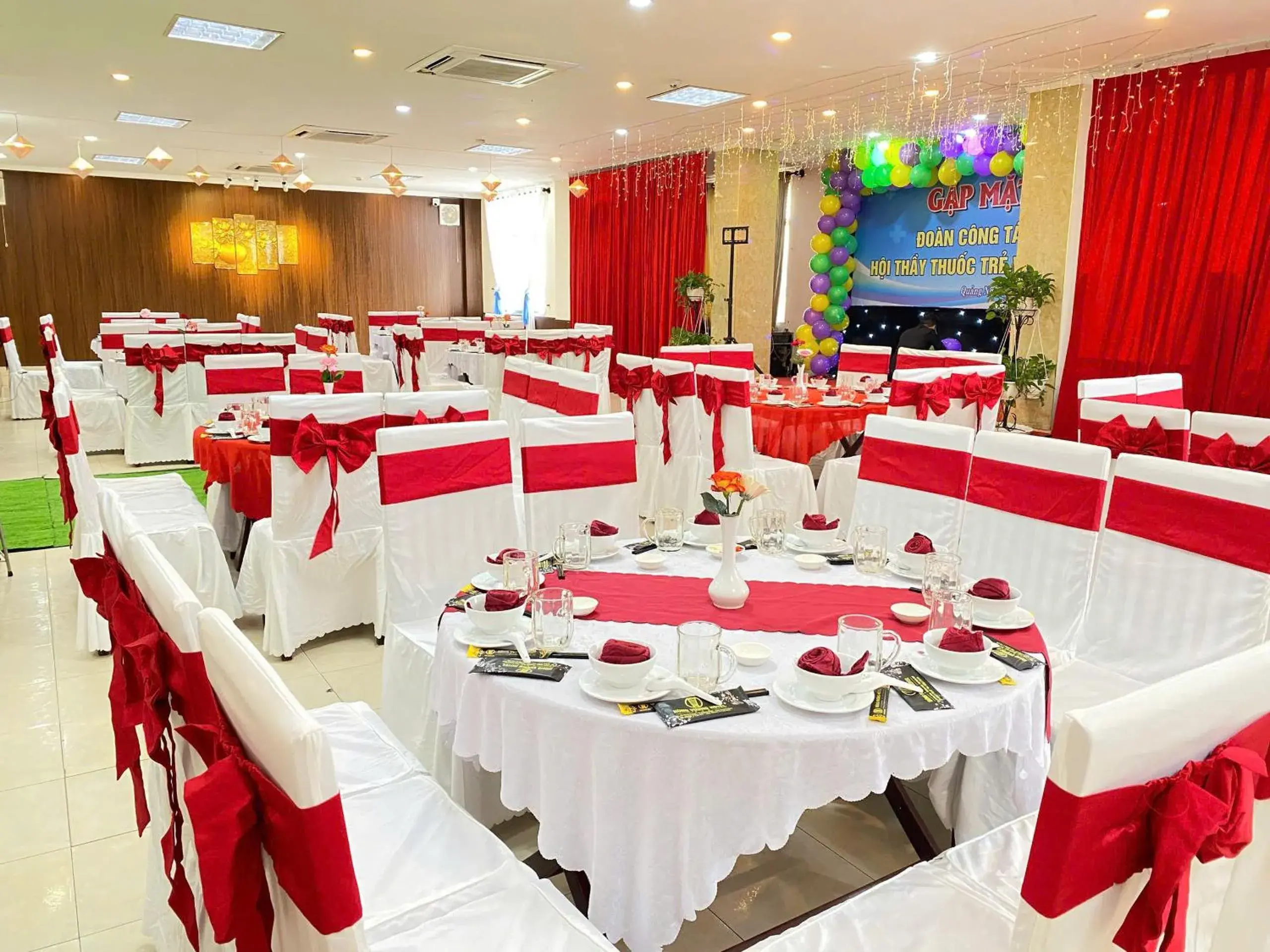 Restaurant/places to eat in Khách Sạn Hùng Vương Quảng Ngãi Restaurant/places to eat in Khách Sạn Hùng Vương Quảng Ngãi