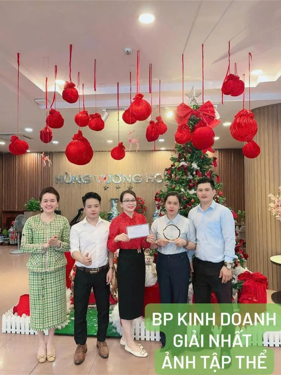 Staff in Khách Sạn Hùng Vương Quảng Ngãi