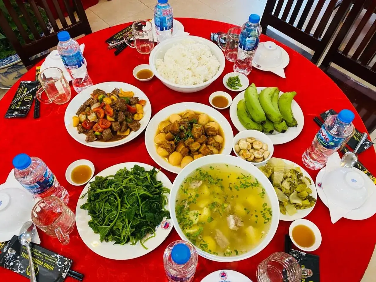 Restaurant/places to eat in Khách Sạn Hùng Vương Quảng Ngãi Restaurant/places to eat in Khách Sạn Hùng Vương Quảng Ngãi