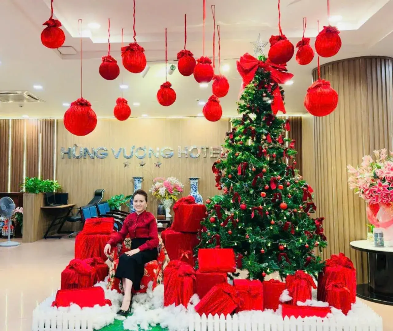 Lobby or reception in Khách Sạn Hùng Vương Quảng Ngãi Lobby or reception in Khách Sạn Hùng Vương Quảng Ngãi