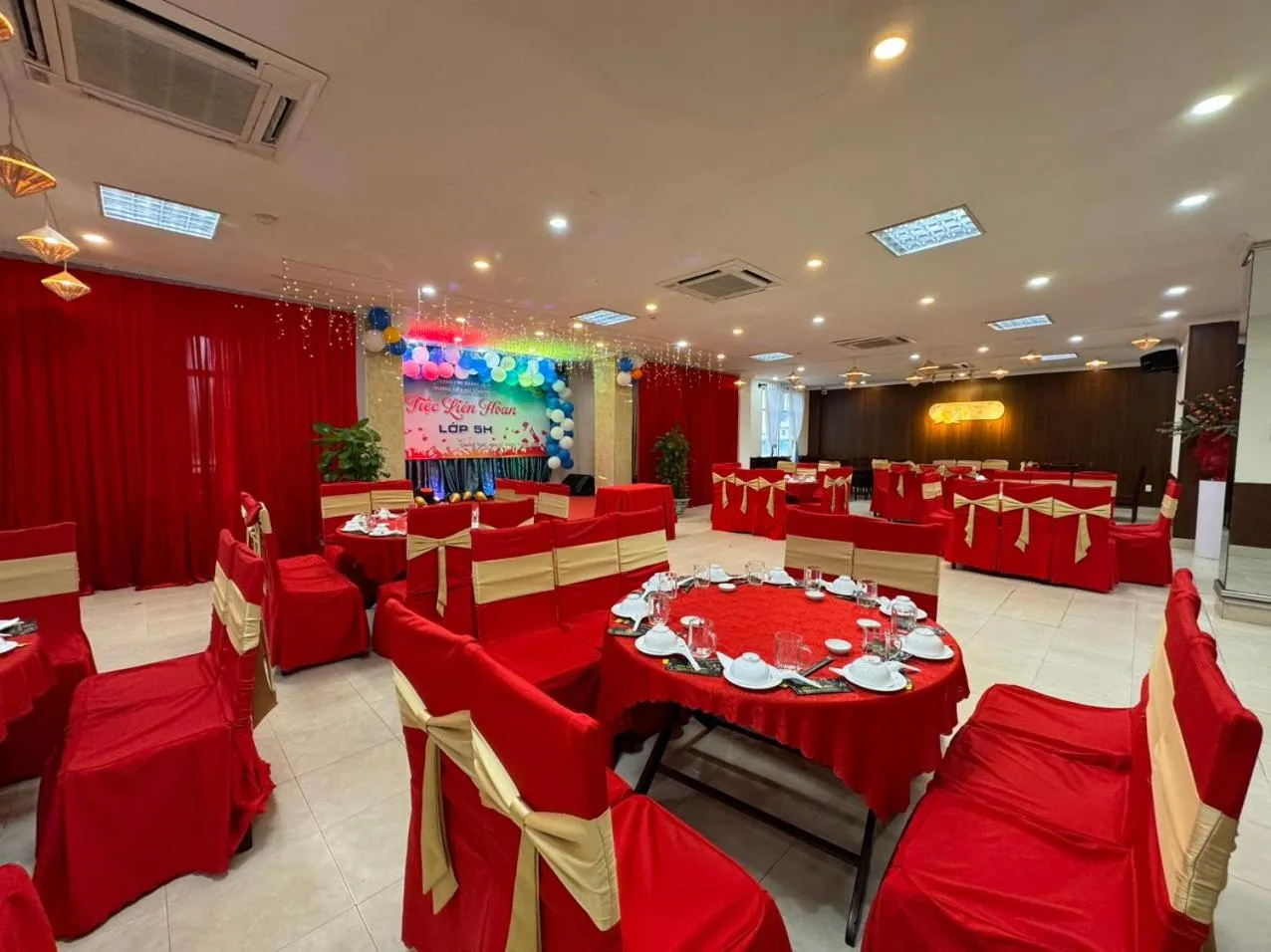 Restaurant/places to eat in Khách Sạn Hùng Vương Quảng Ngãi