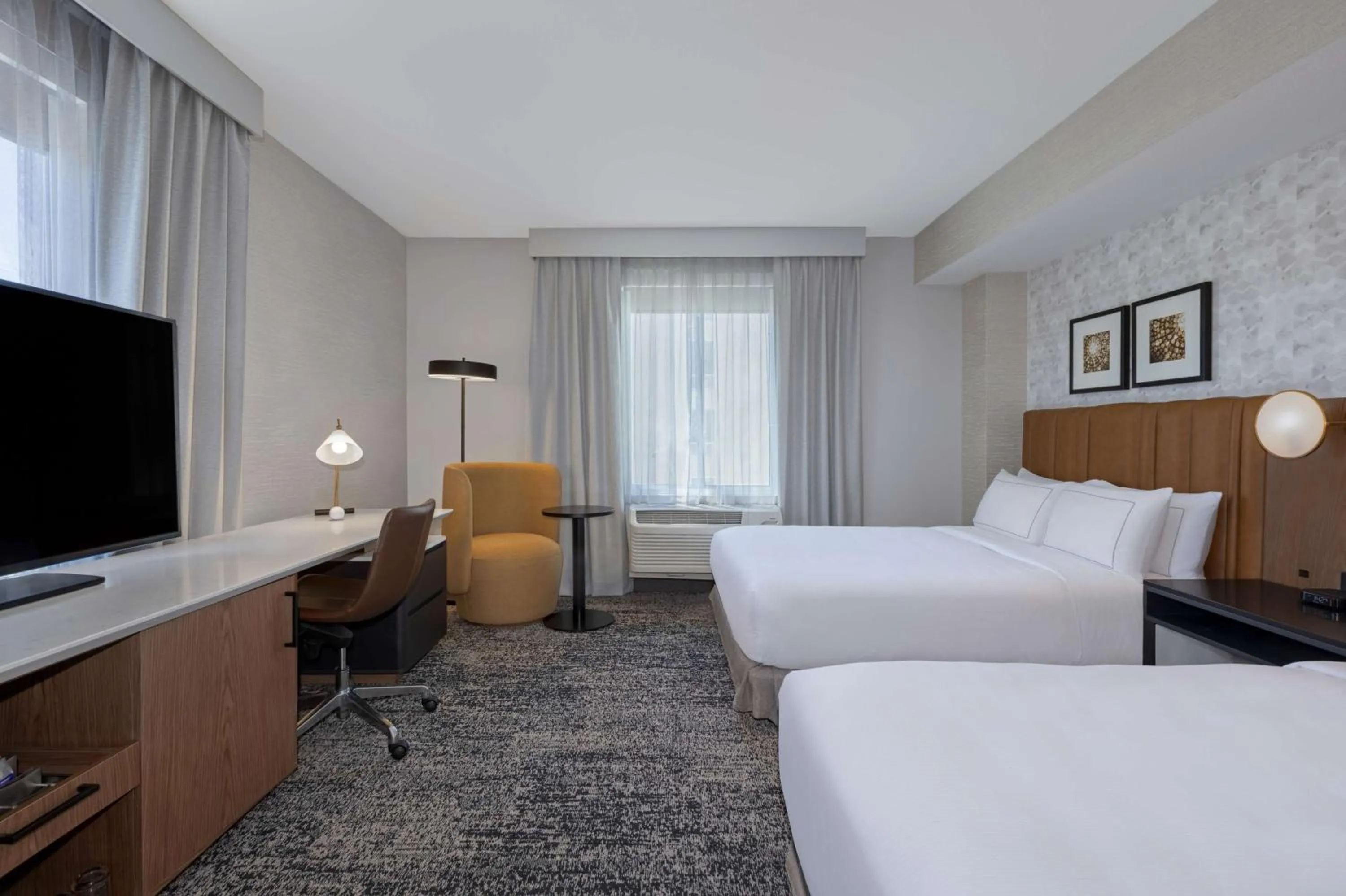 Bed in DoubleTree by Hilton Las Vegas East Flamingo