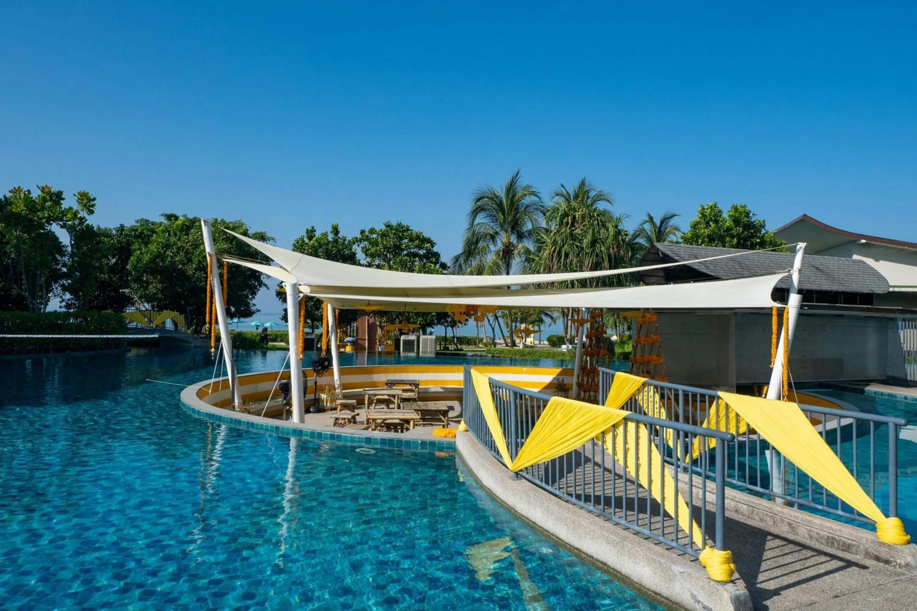 Swimming pool in Le Meridien Khao Lak Resort & Spa