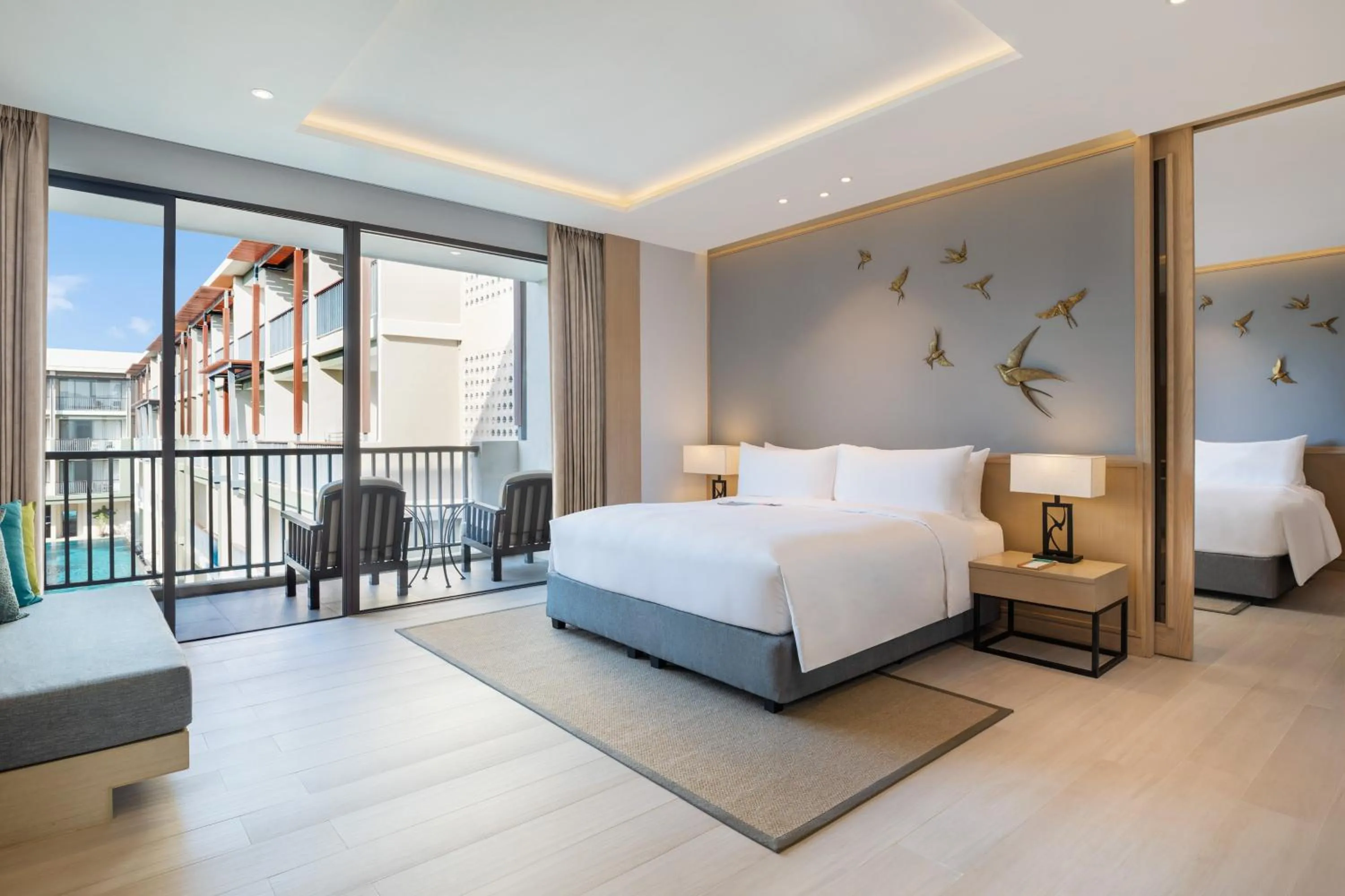 Swimming pool, Bed in Le Meridien Khao Lak Resort & Spa