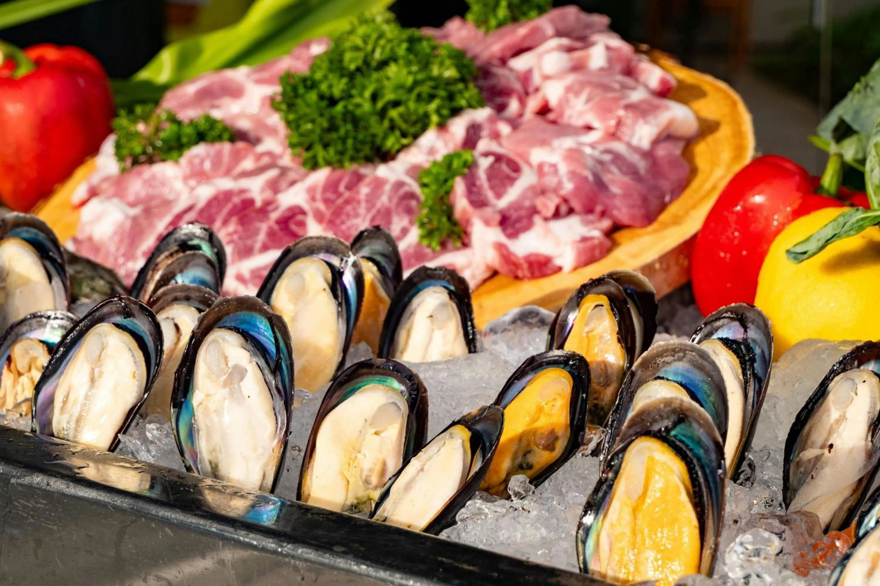 Restaurant/places to eat in Le Meridien Khao Lak Resort & Spa