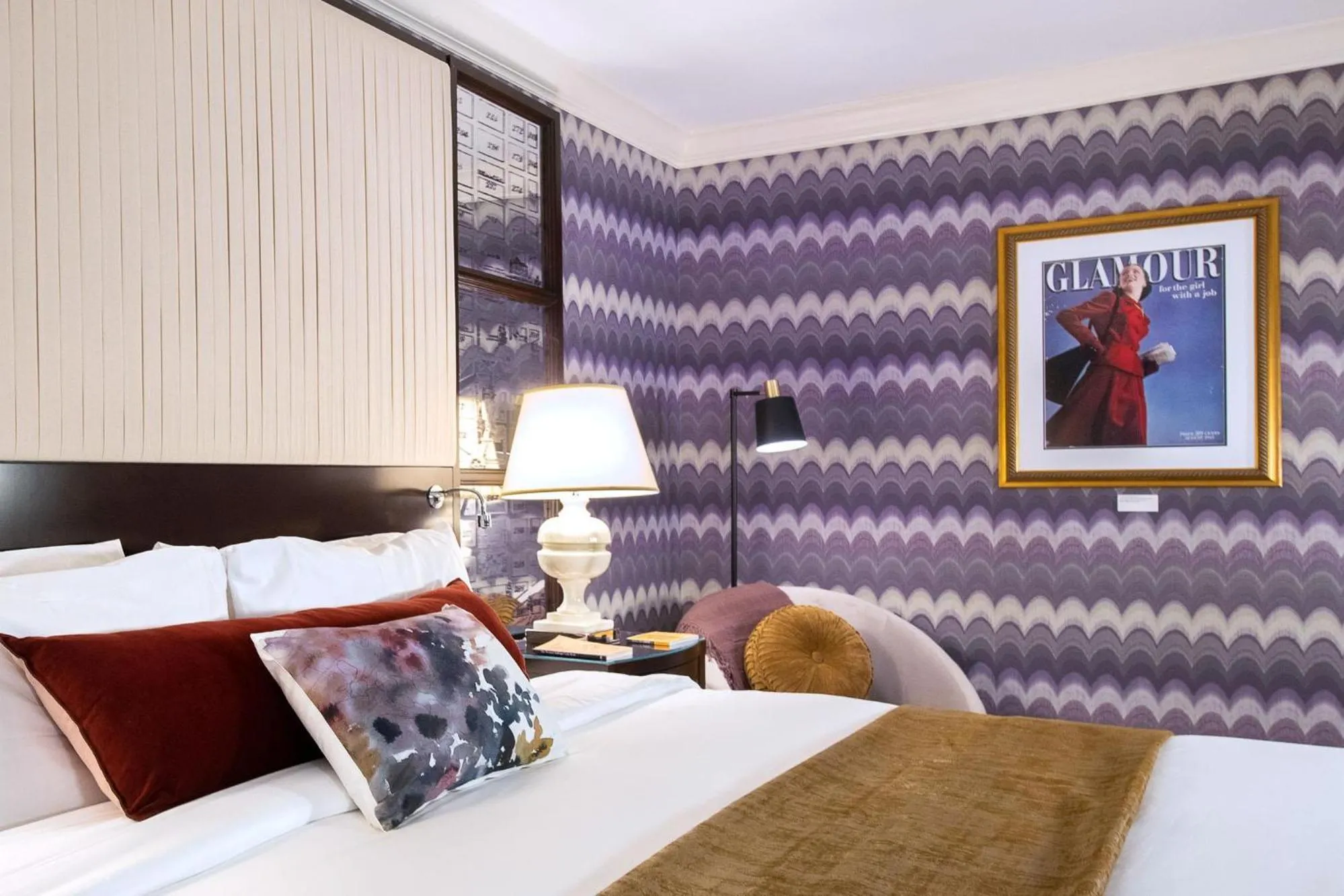 Photo of the whole room, Bed in Hamilton Hotel - Washington DC