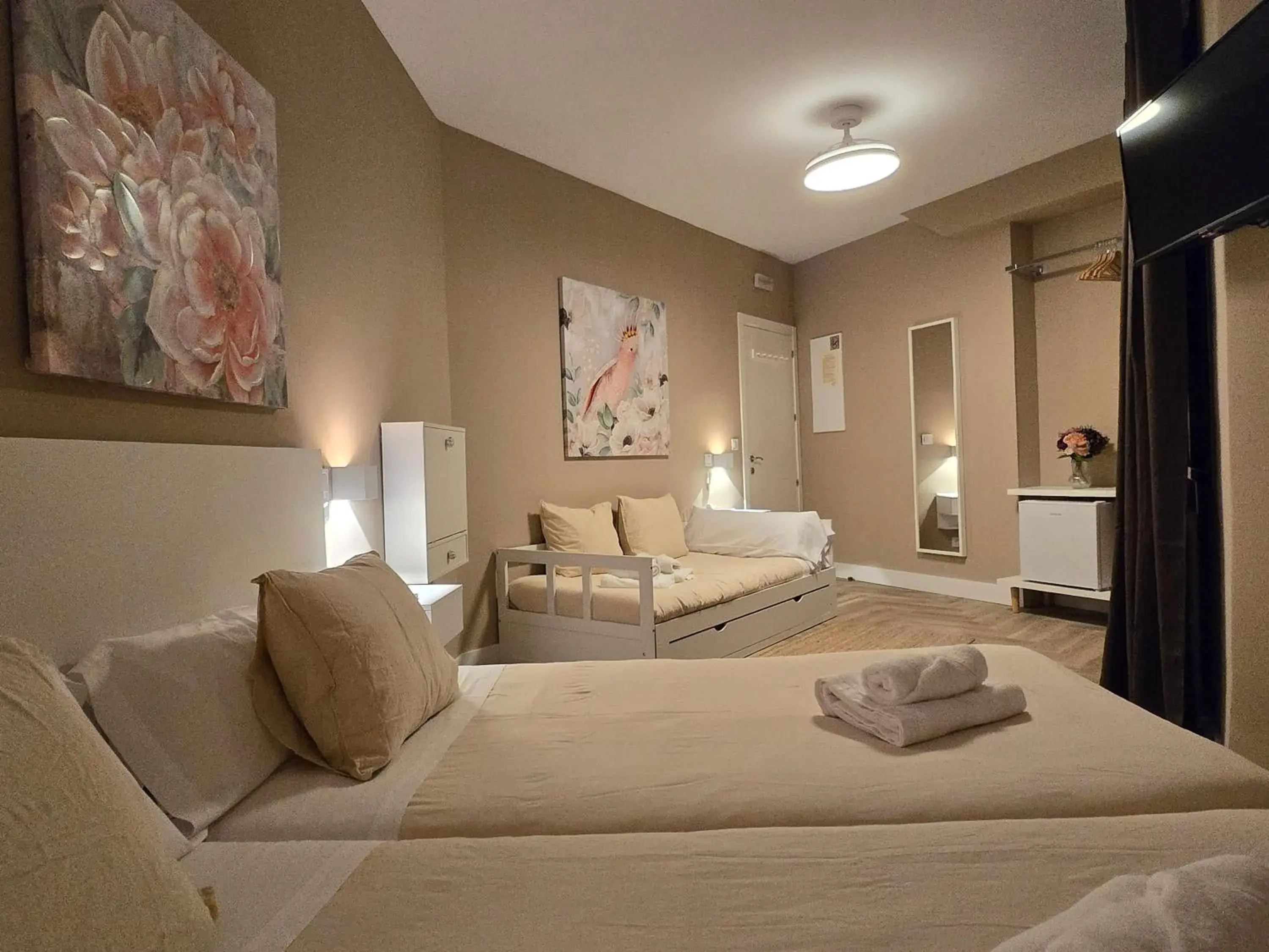 Bedroom, Bed in Palacete de la Almudayna Bedroom, Bed in Palacete de la Almudayna