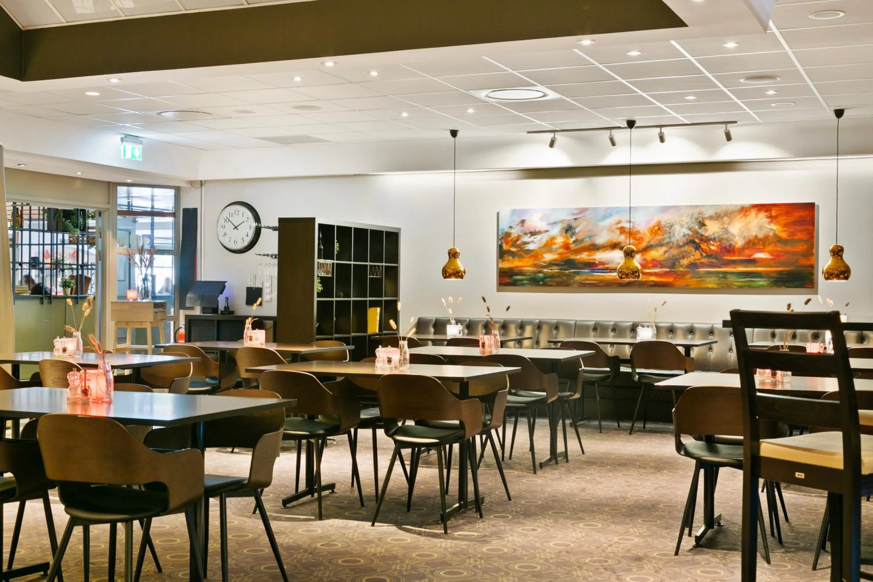 Restaurant/places to eat in Quality Hotel Winn