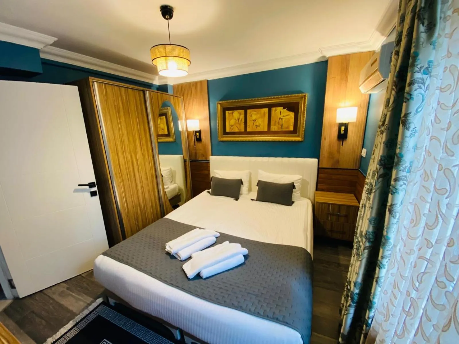 Bed in Royal Loft Suit