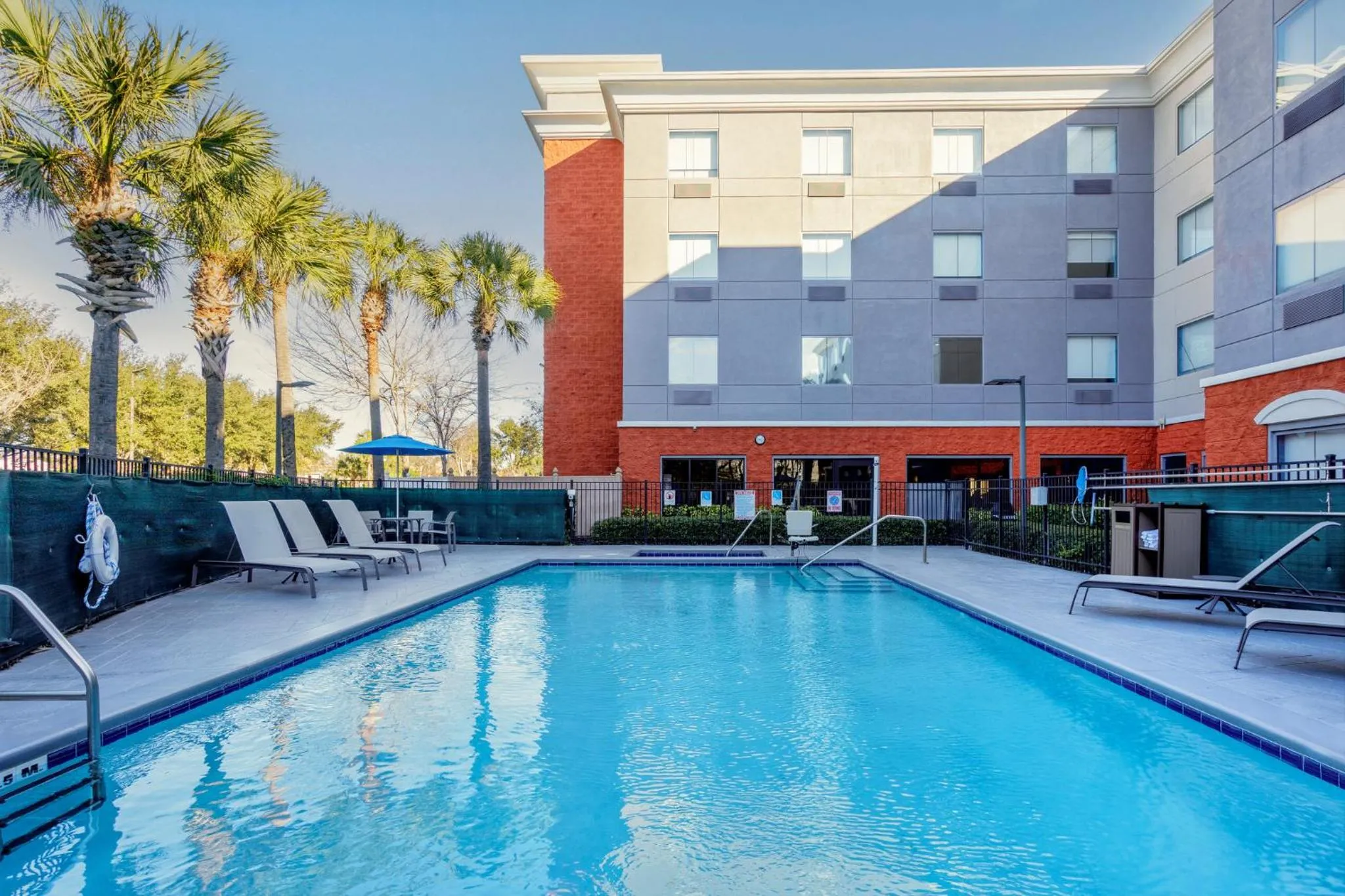 Swimming pool in Holiday Inn Express Orlando-Ocoee East by IHG