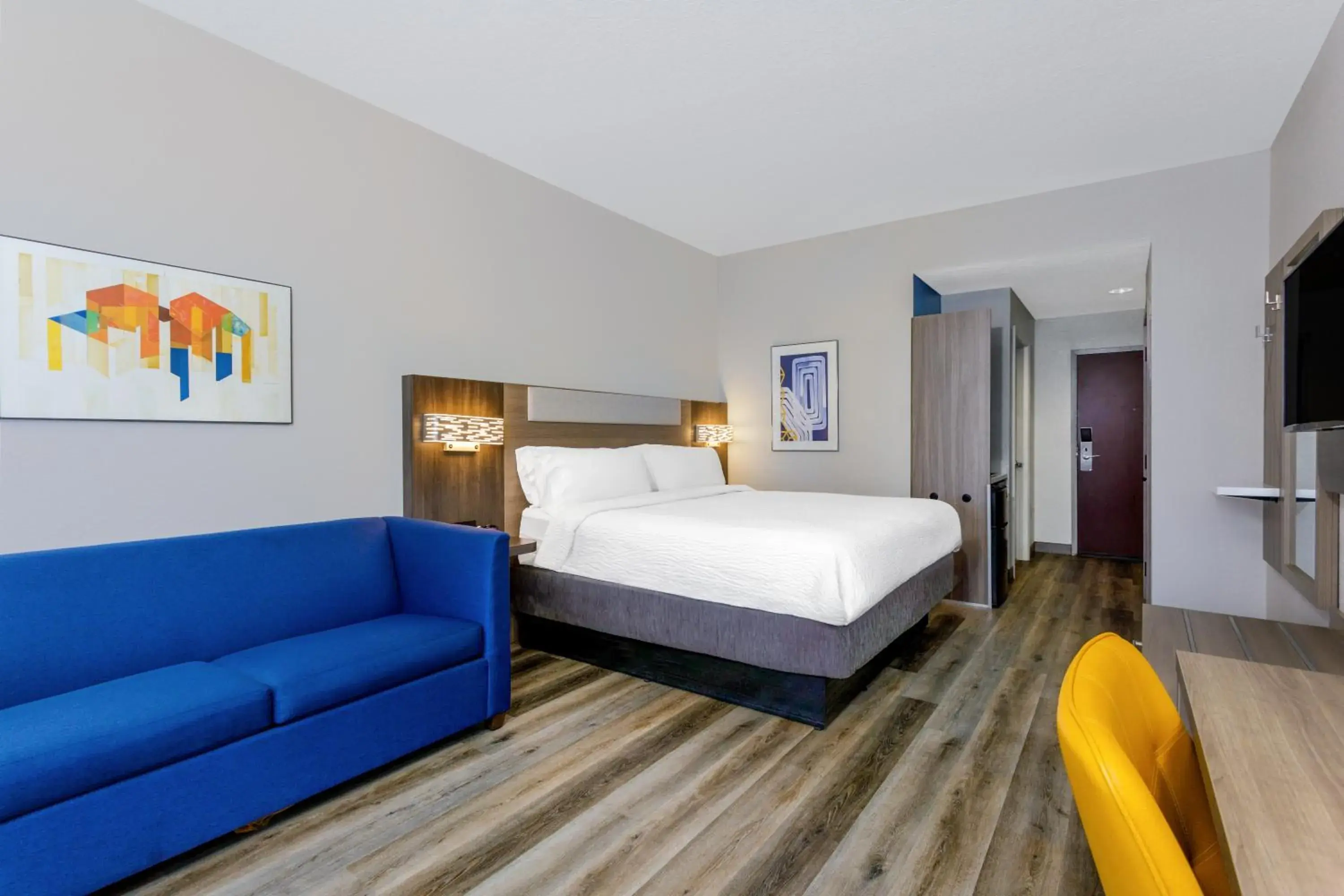 King Suite with Sofa Bed in Holiday Inn Express Orlando-Ocoee East by IHG King Suite with Sofa Bed in Holiday Inn Express Orlando-Ocoee East by IHG