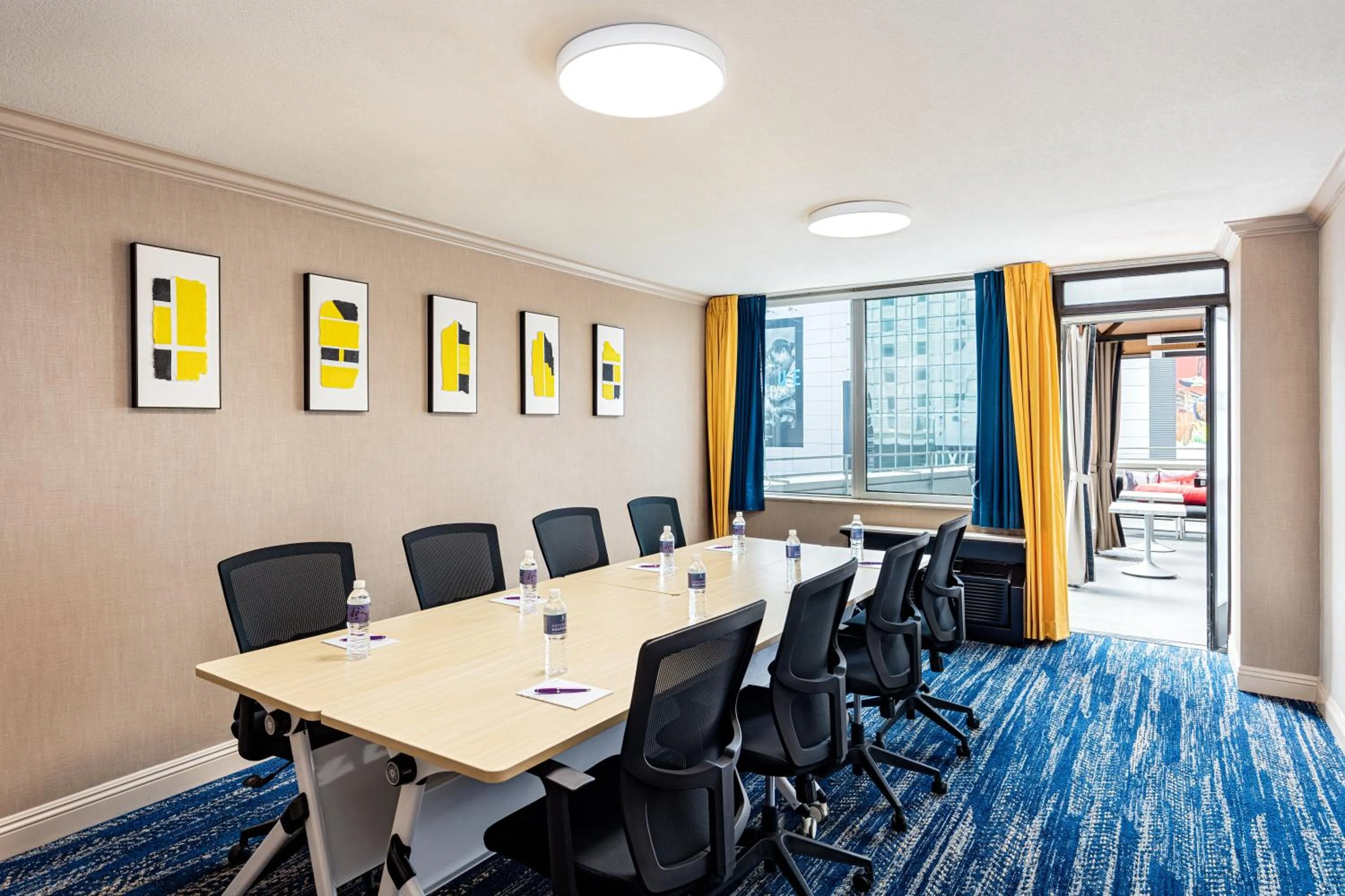 Meeting/conference room in E Central Hotel Downtown Los Angeles