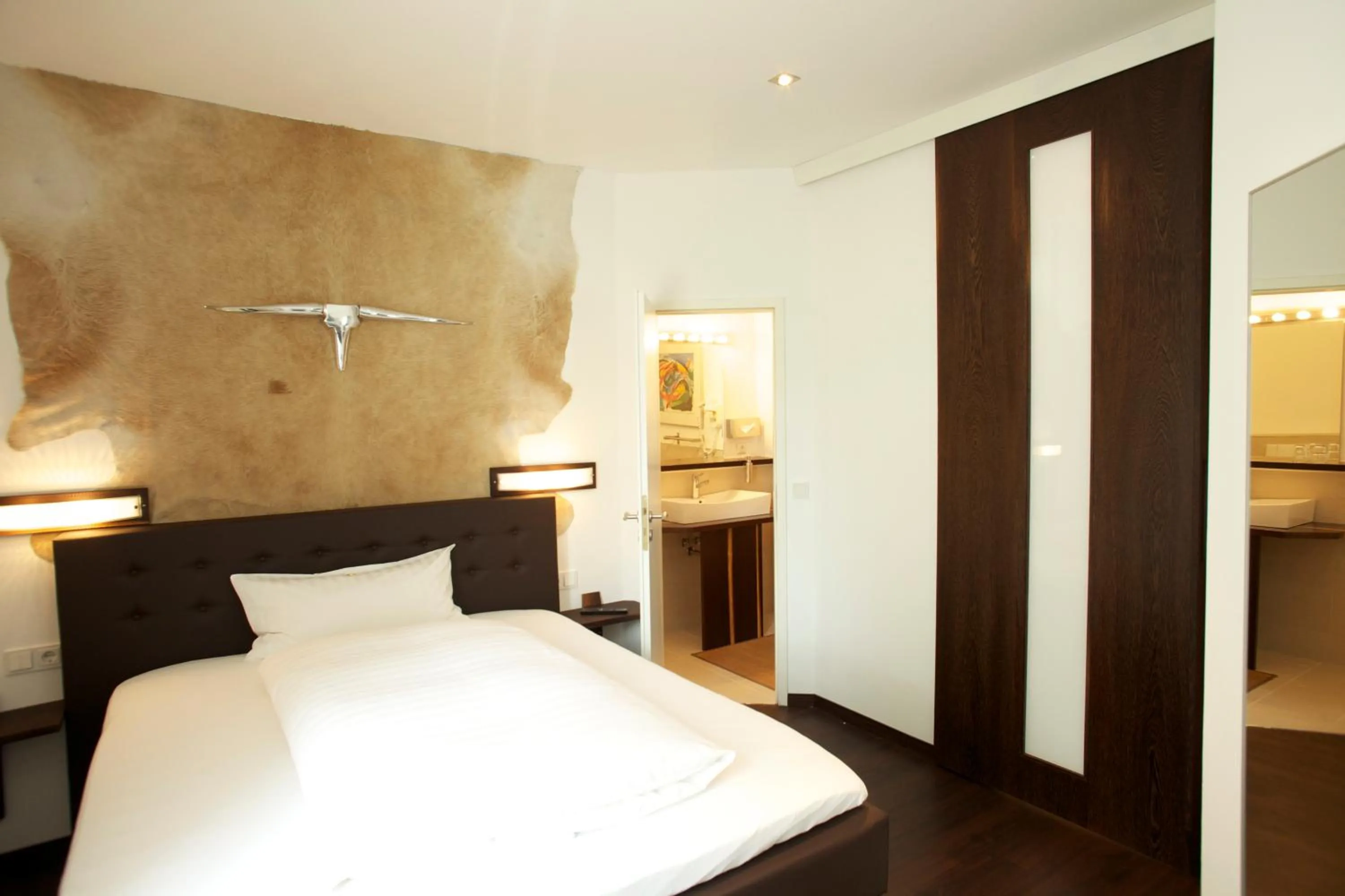 Photo of the whole room, Bed in Hotel Zur Wartburg