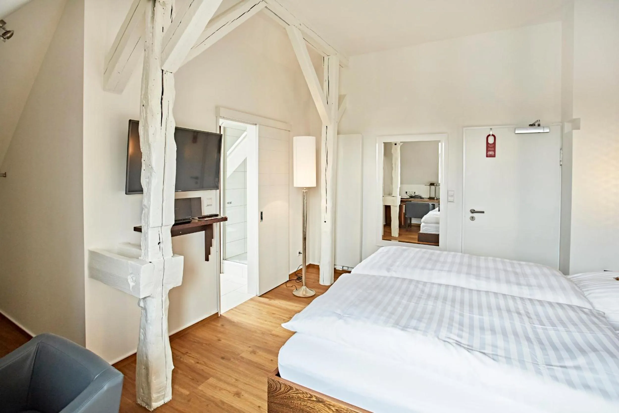Photo of the whole room, Bed in Hotel Zur Wartburg