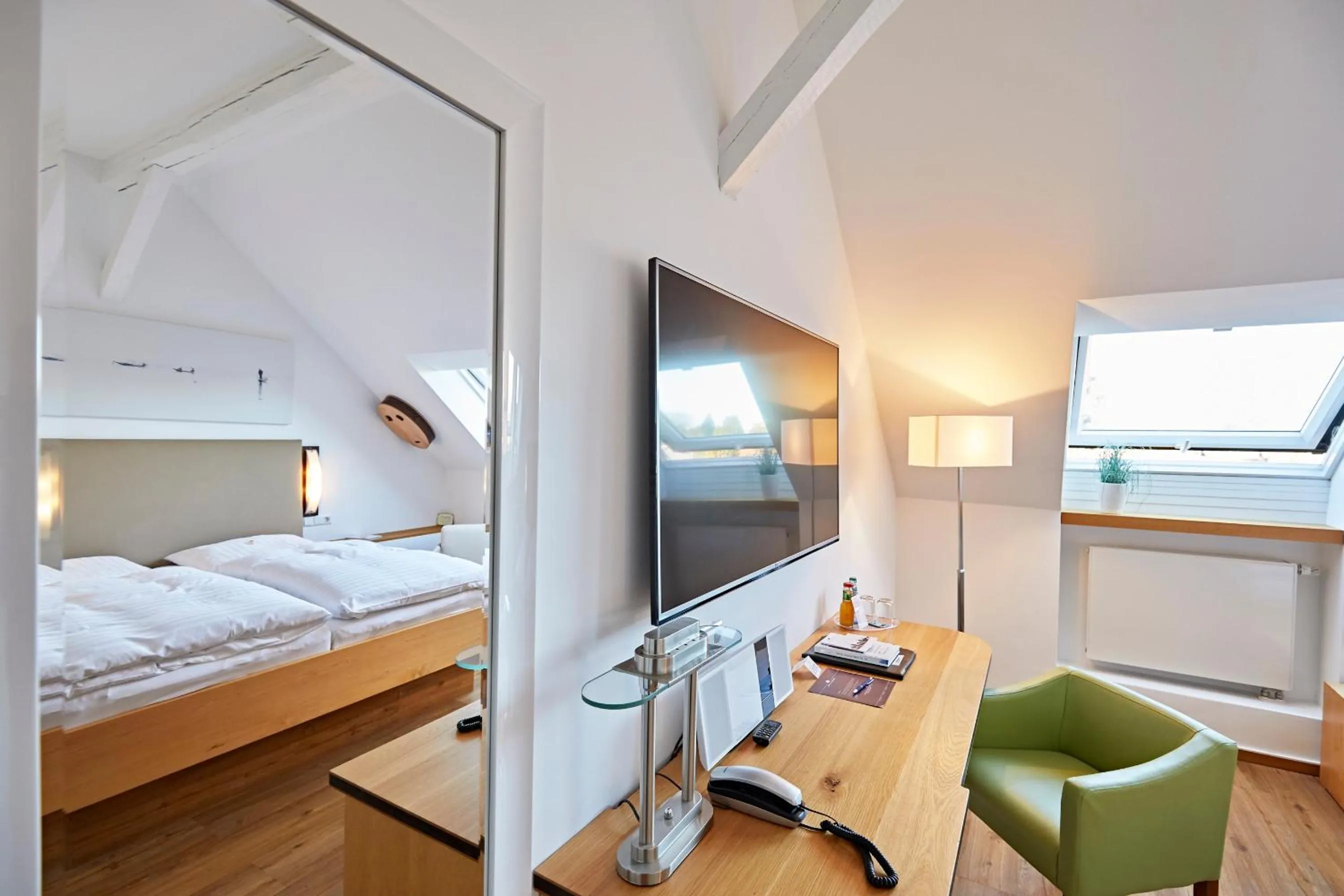 TV and multimedia, Bed in Hotel Zur Wartburg