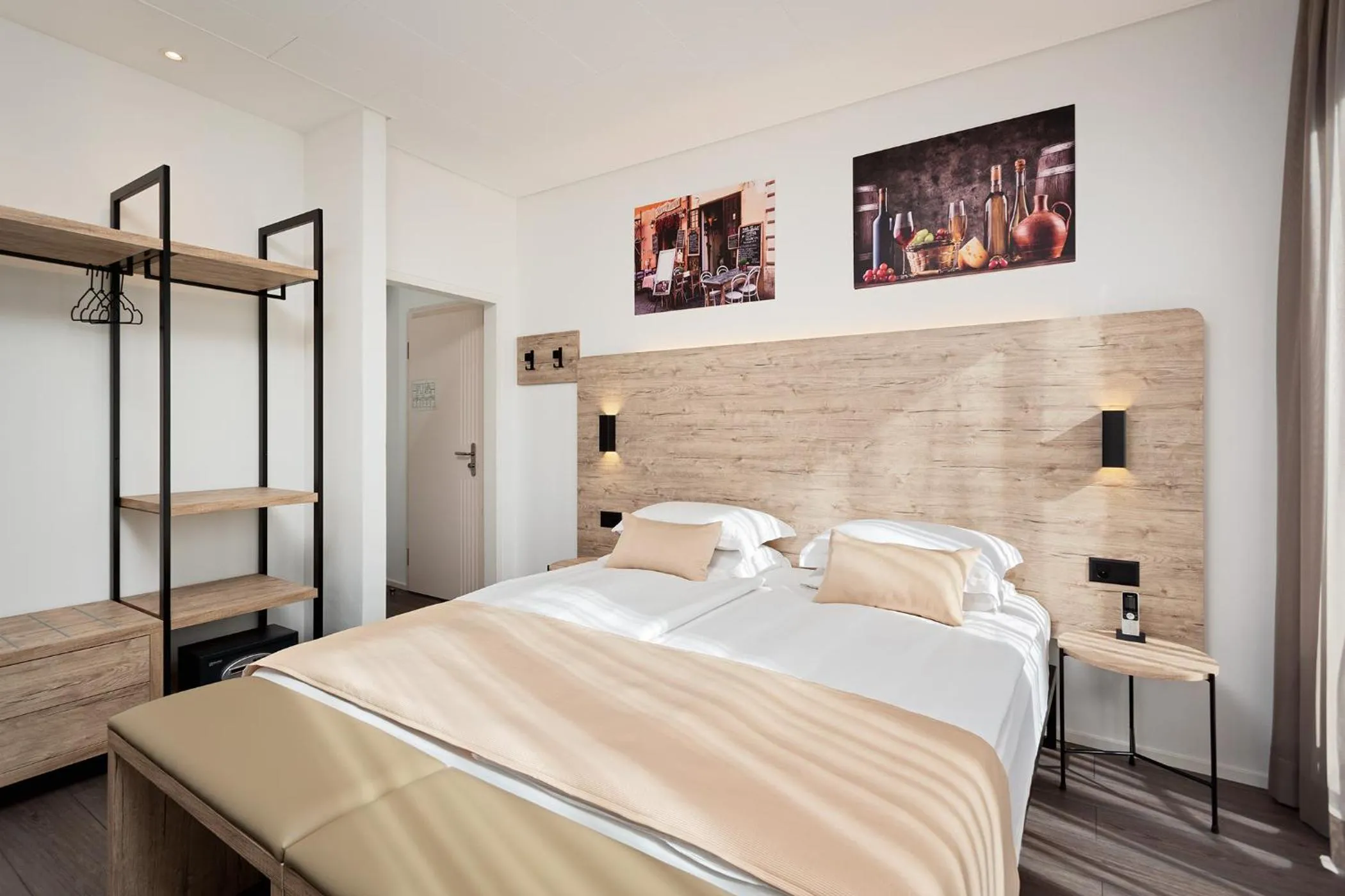 Bedroom, Bed in Hotel Du Lac