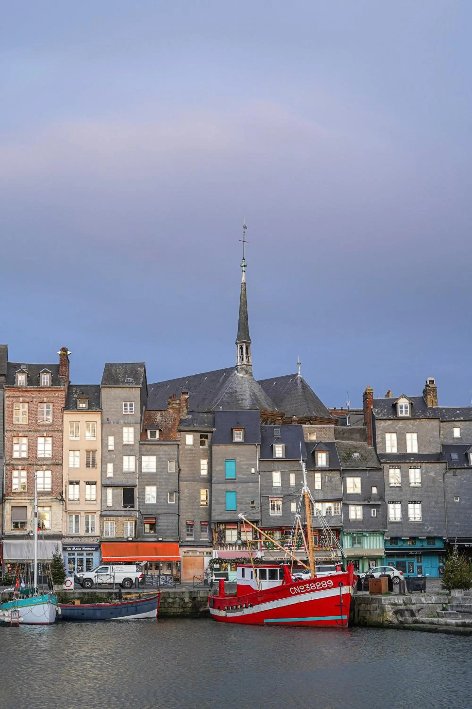 City view in L'Absinthe Hôtel