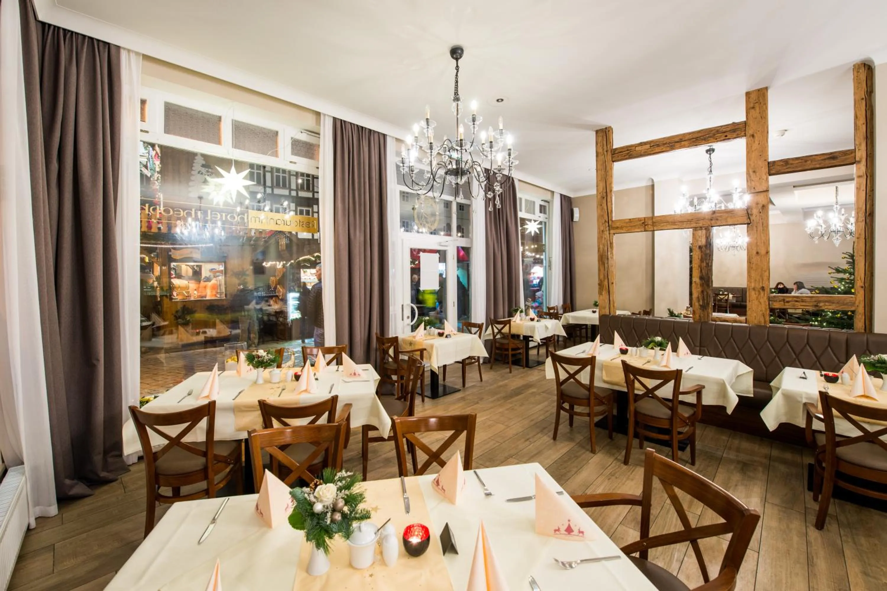Restaurant/places to eat in Hotel Theophano