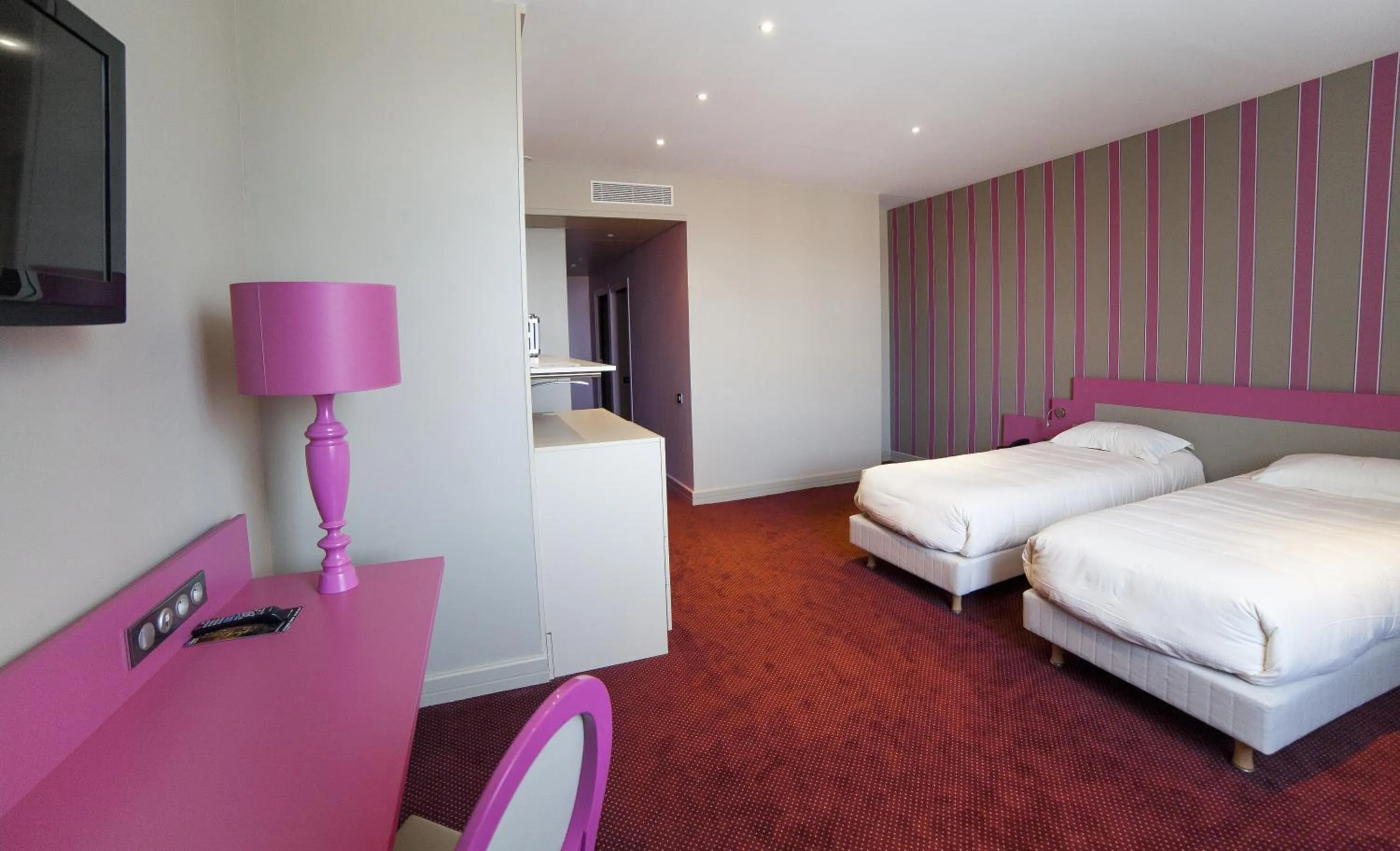 Decorative detail, Bed in The Originals Boutique, La Maison Rouge, Lens Ouest