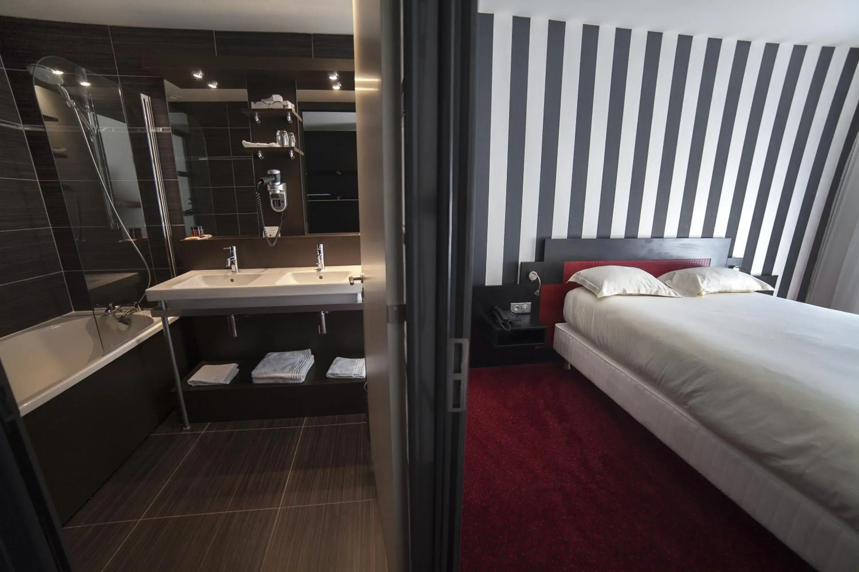 Decorative detail, Bed in The Originals Boutique, La Maison Rouge, Lens Ouest Decorative detail, Bed in The Originals Boutique, La Maison Rouge, Lens Ouest