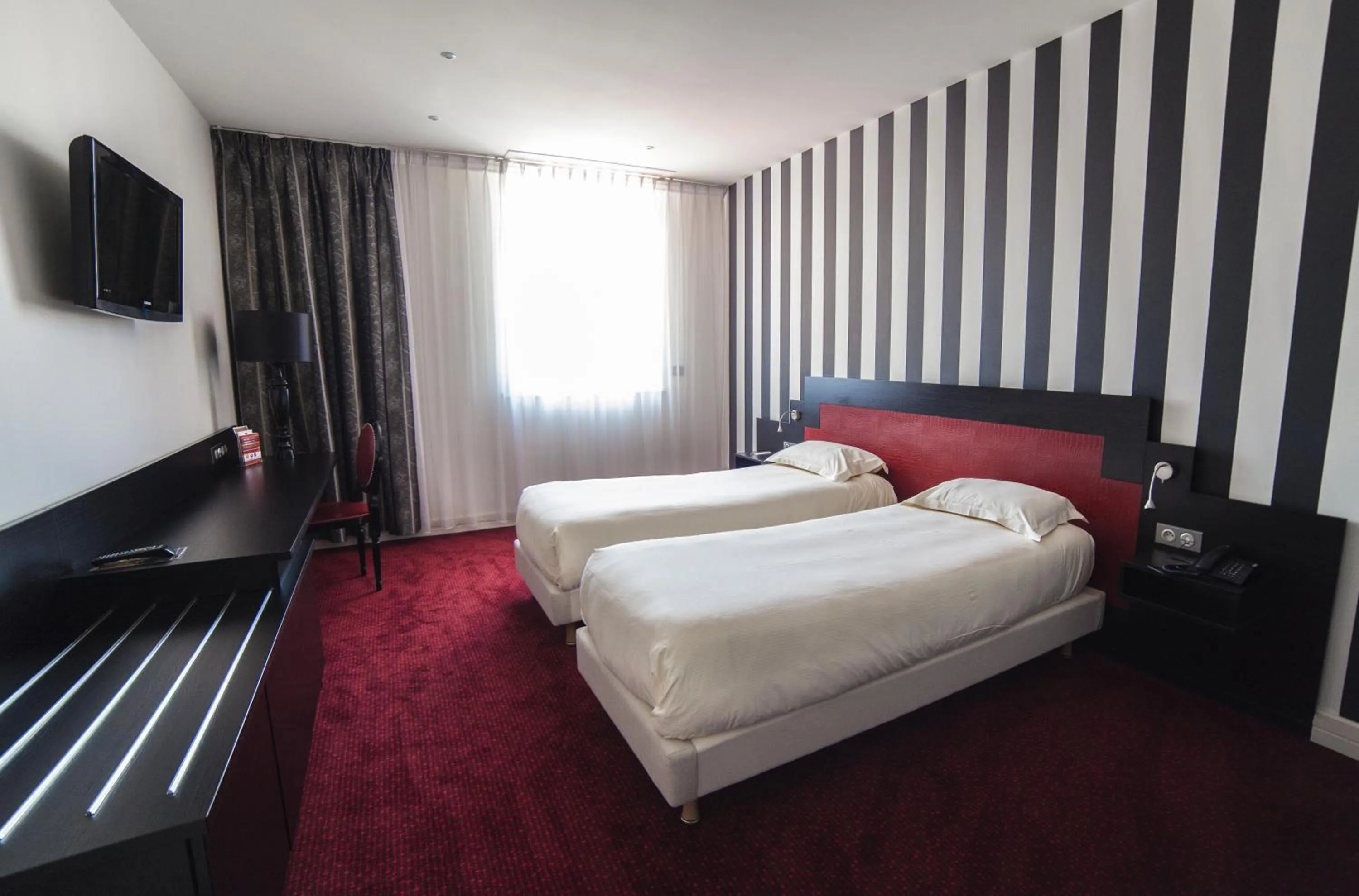 Decorative detail, Bed in The Originals Boutique, La Maison Rouge, Lens Ouest