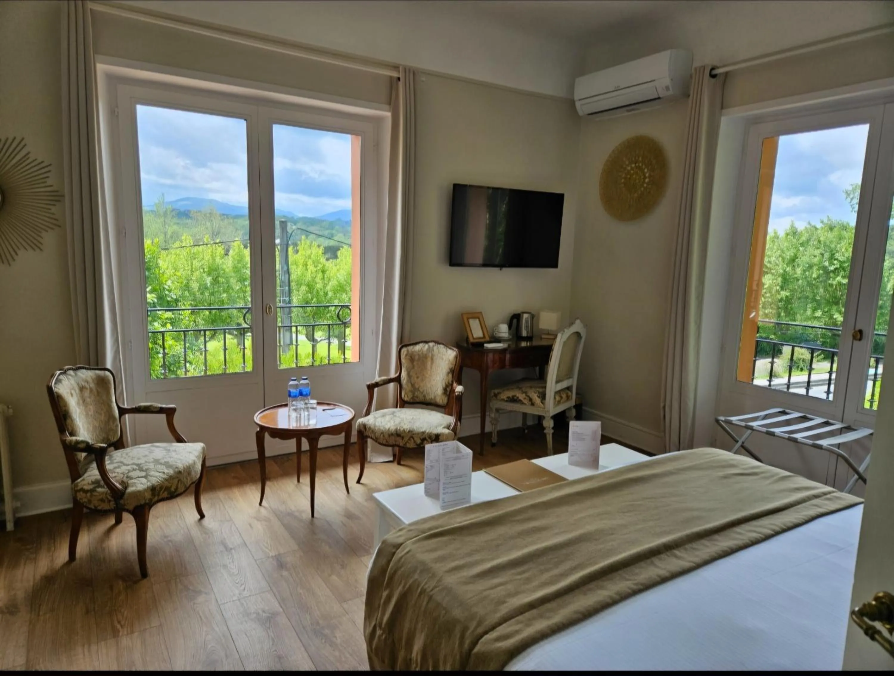 Bed in Hôtel Chantaco Golf & Wellness
