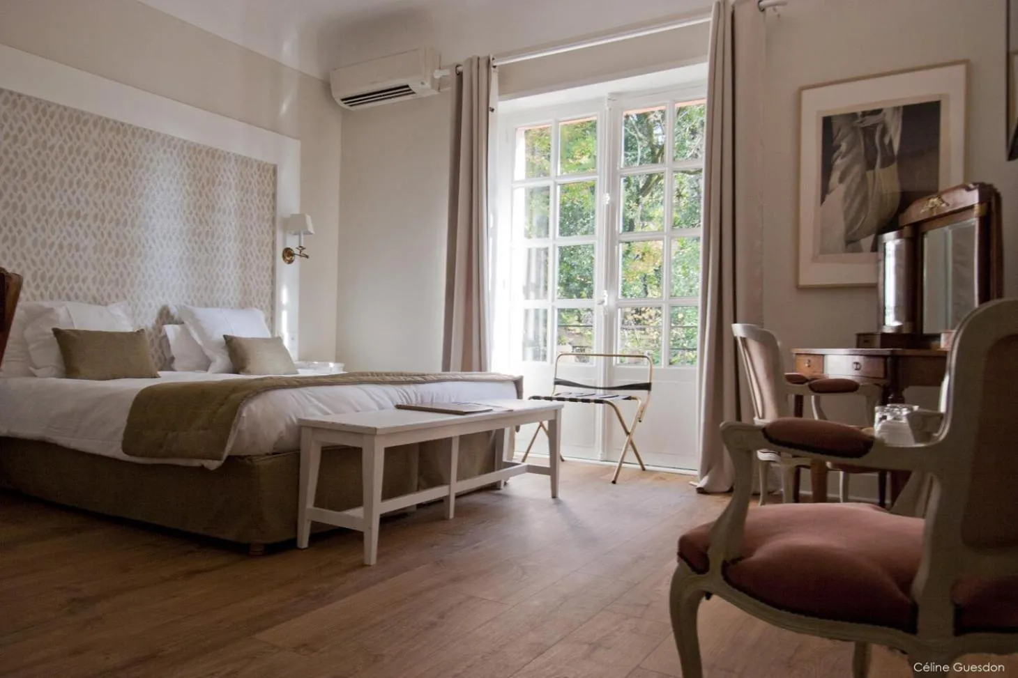Photo of the whole room, Bed in Hôtel Chantaco Golf & Wellness