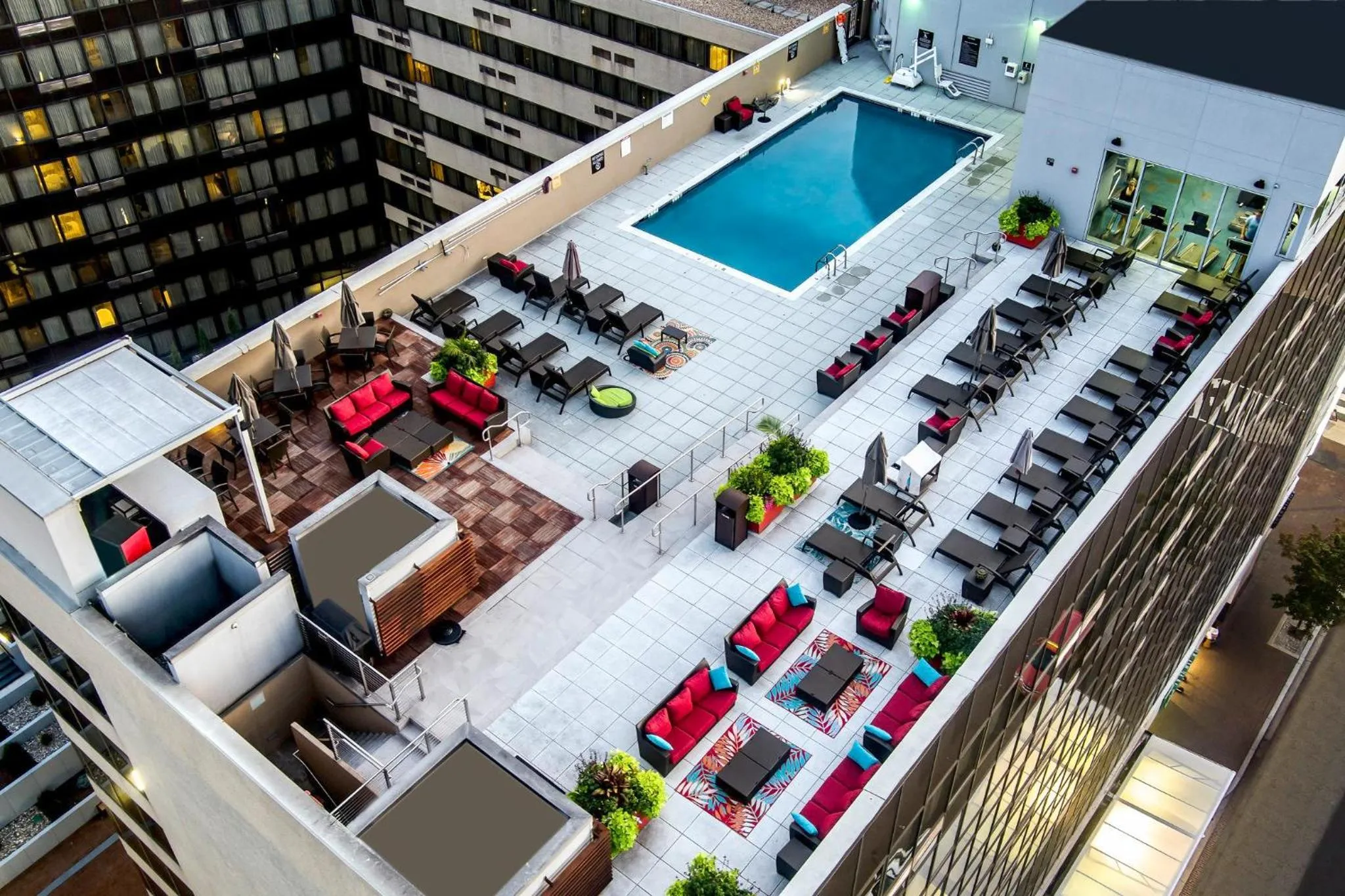 Swimming pool in Holiday Inn Washington Capitol-National Mall by IHG