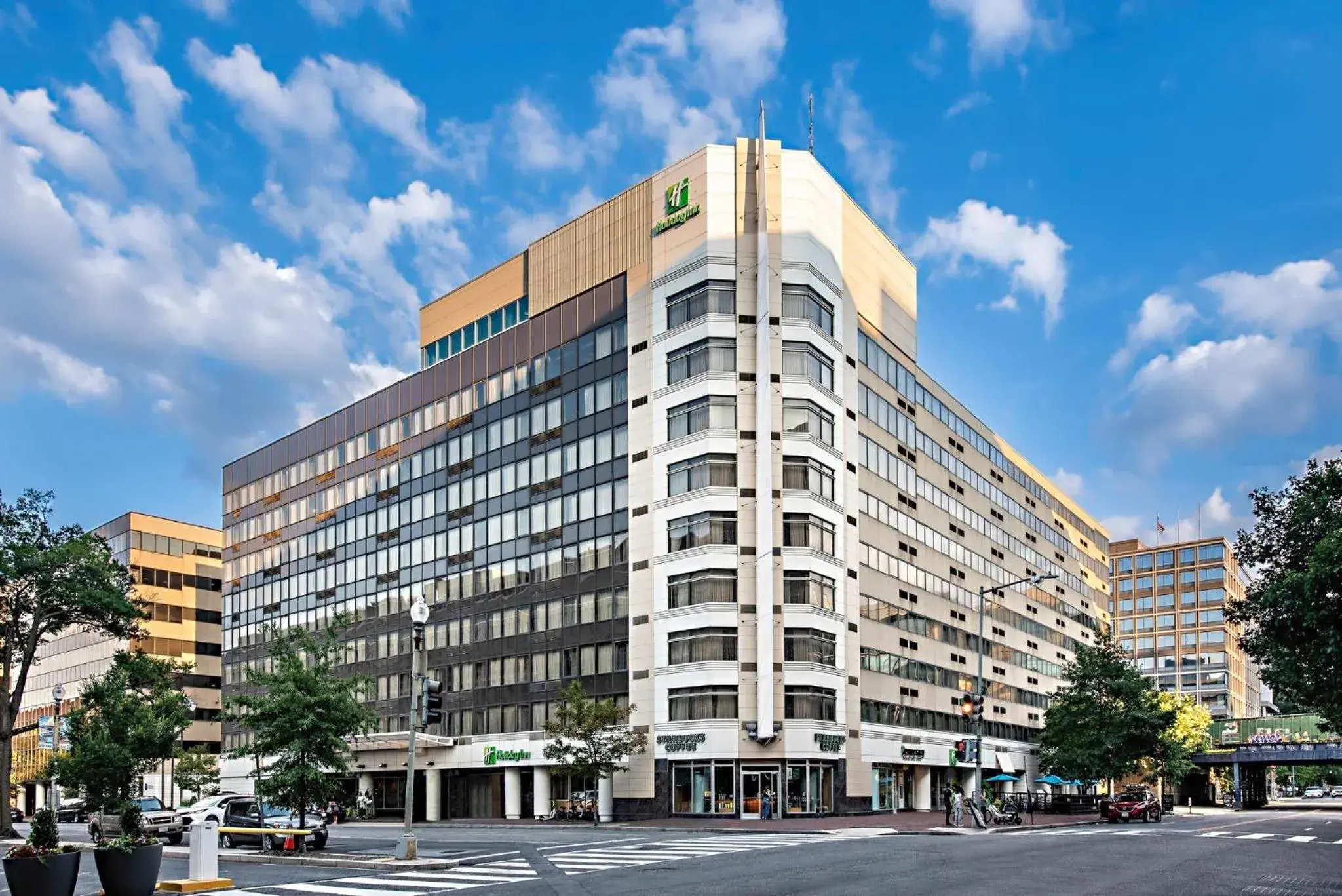Property building in Holiday Inn Washington Capitol-National Mall by IHG Property building in Holiday Inn Washington Capitol-National Mall by IHG